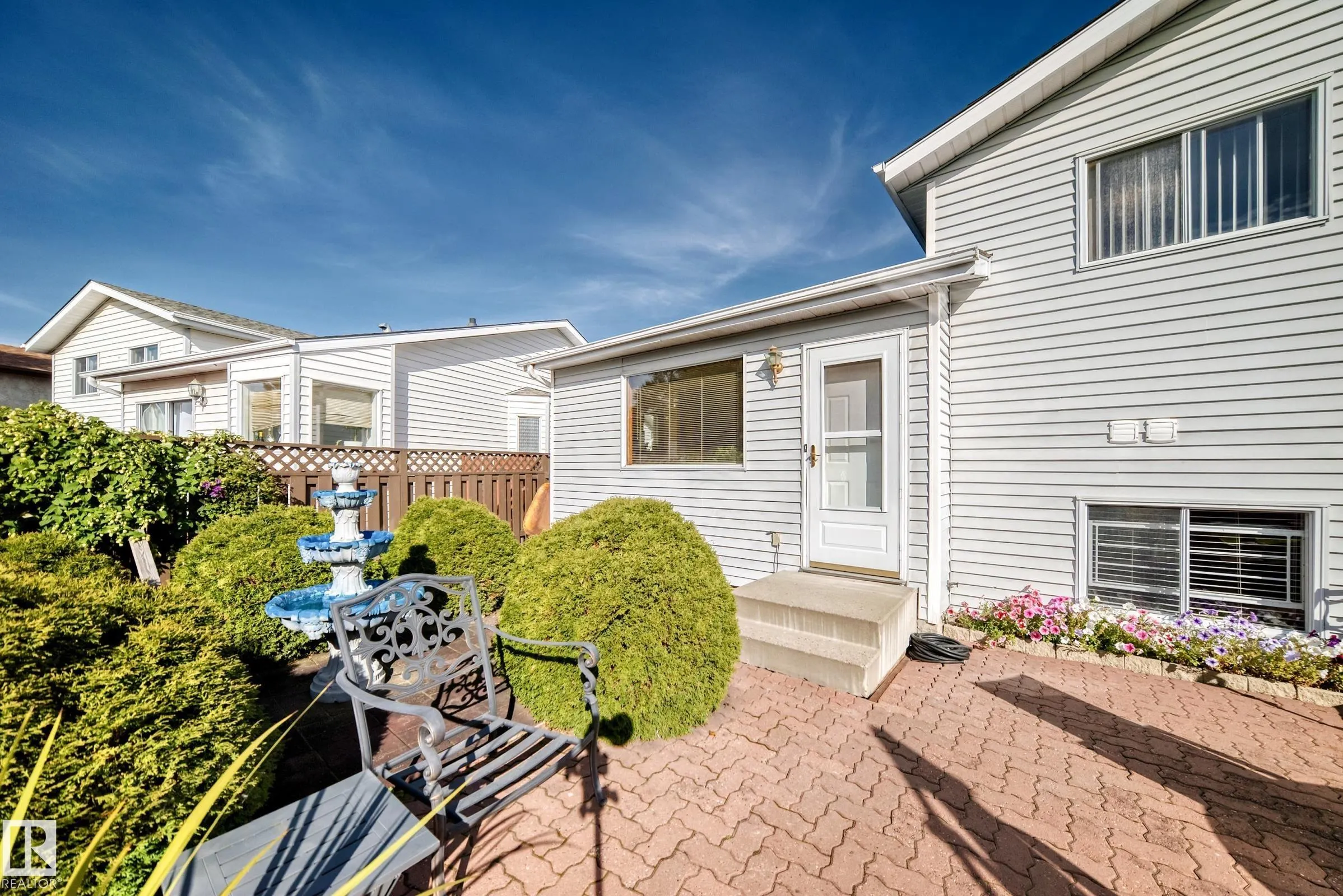 47 DEERBOURNE Drive