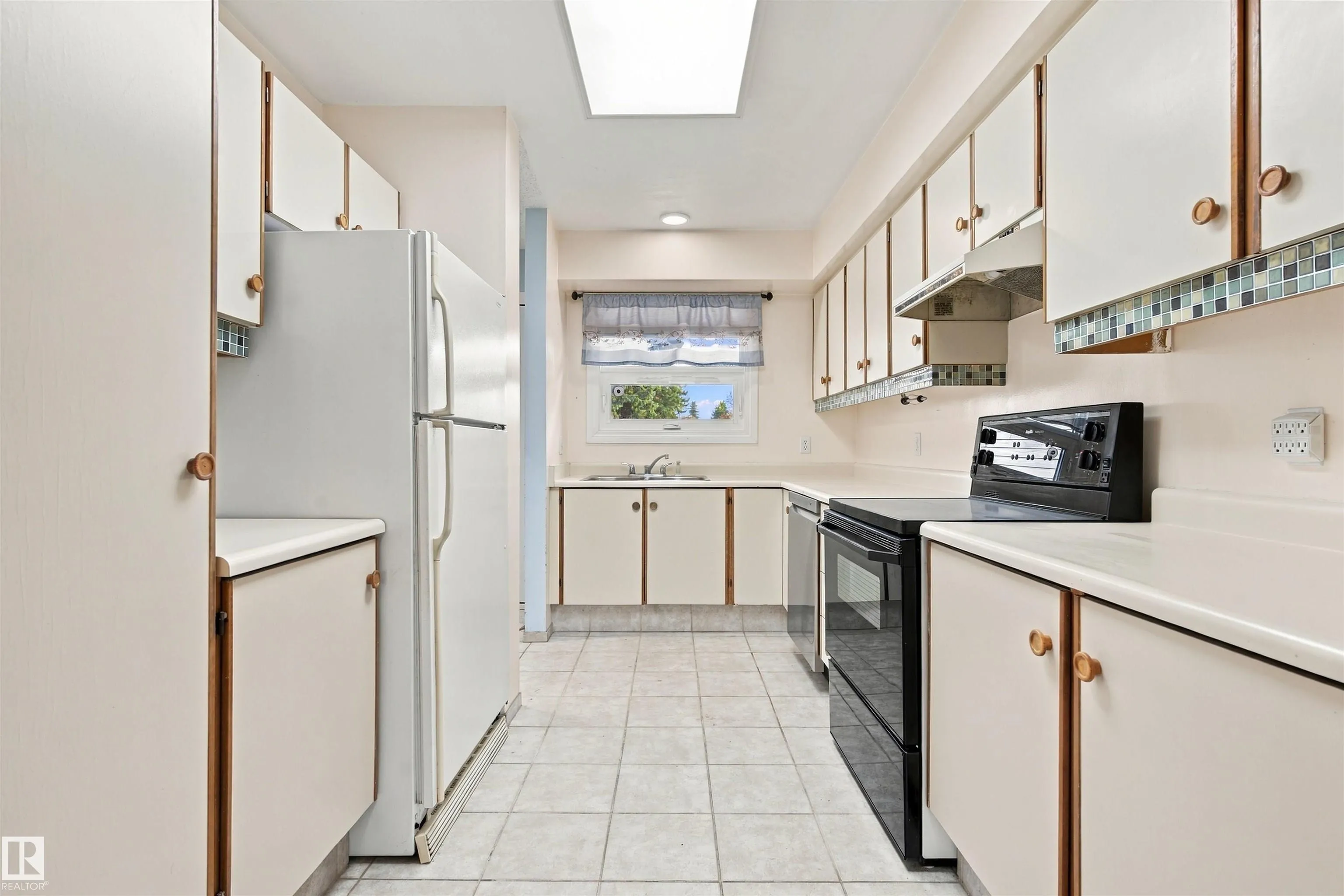10619 BEAUMARIS Road