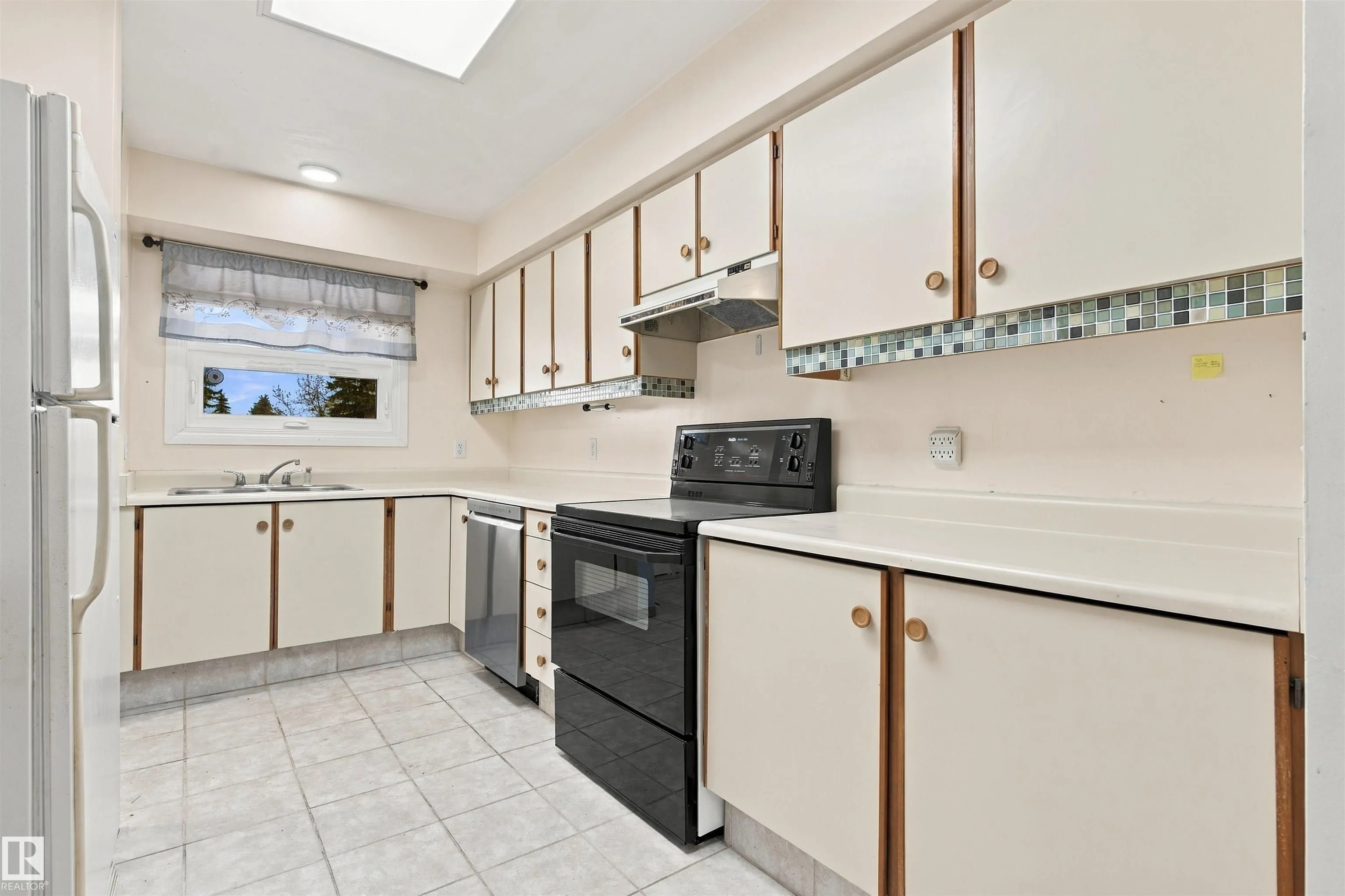 10619 BEAUMARIS Road