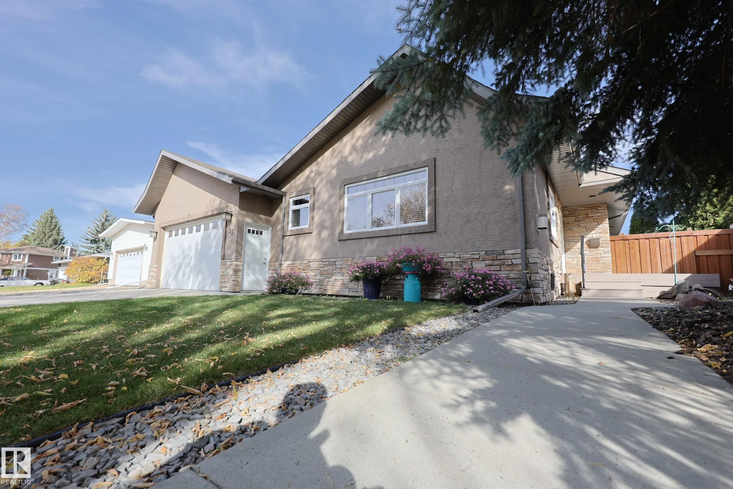 53 BUTTERFIELD Crescent