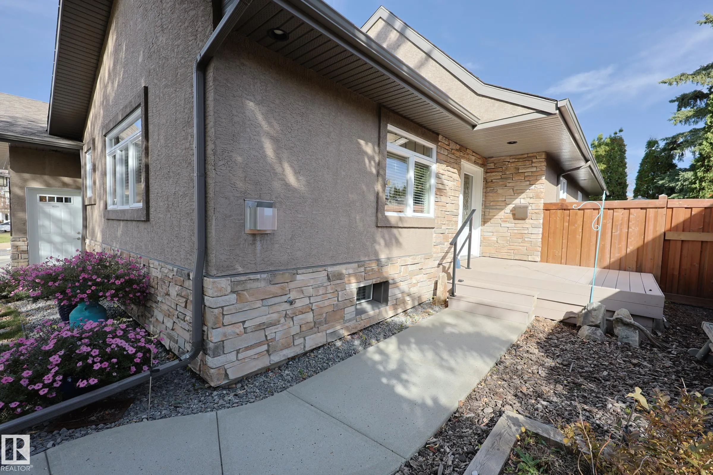53 BUTTERFIELD Crescent