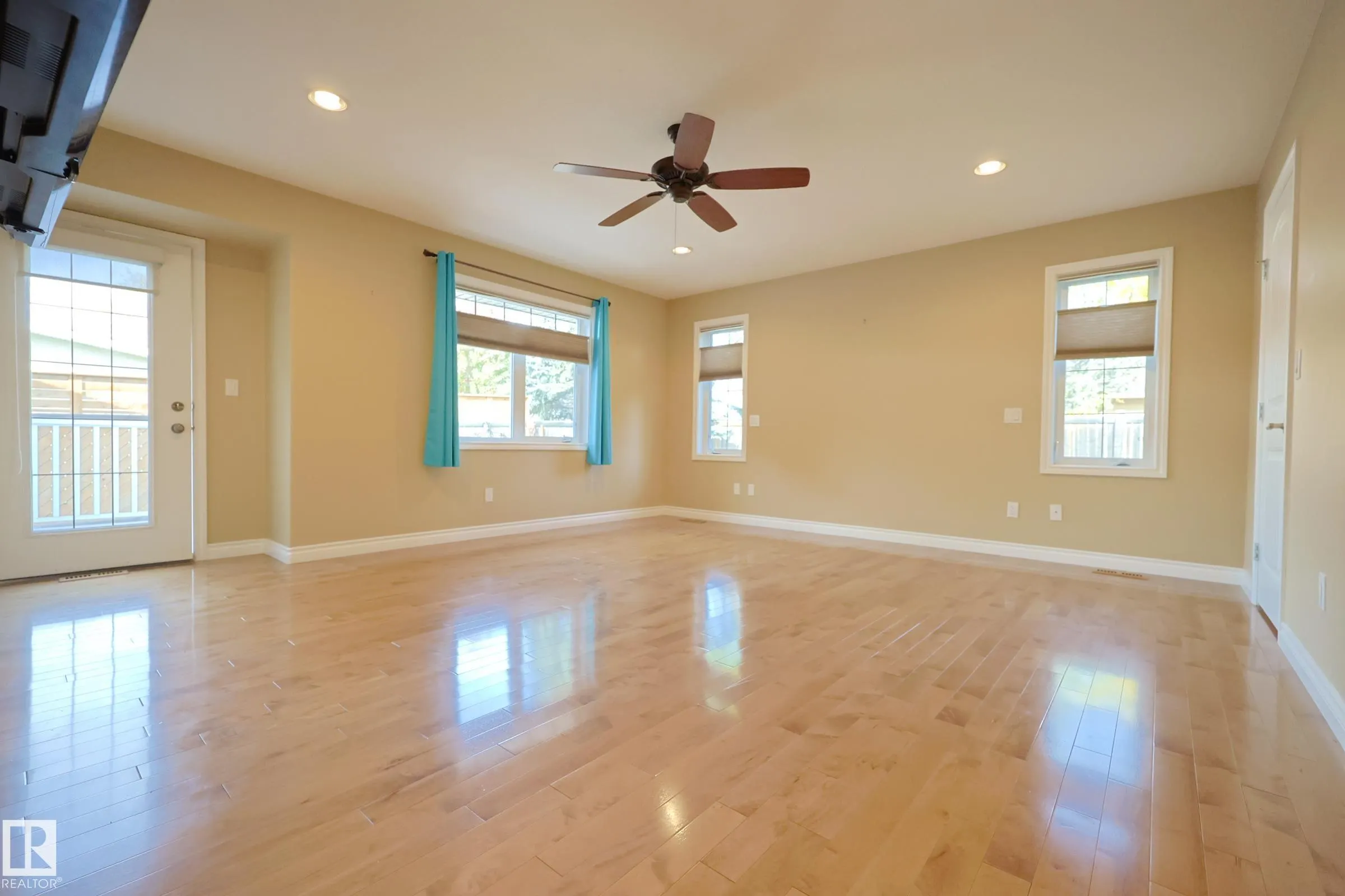 53 BUTTERFIELD Crescent