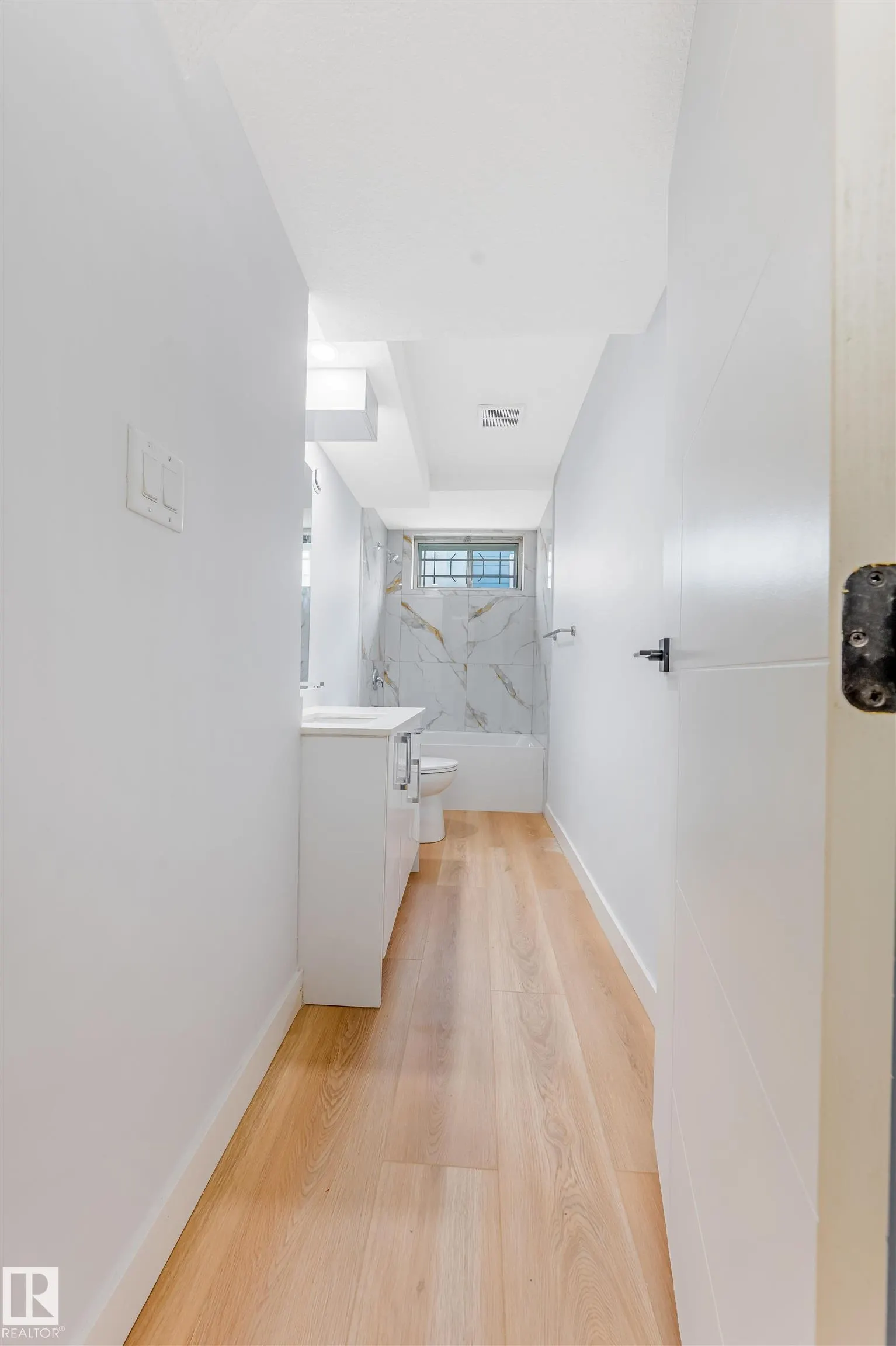 12023 137 Avenue