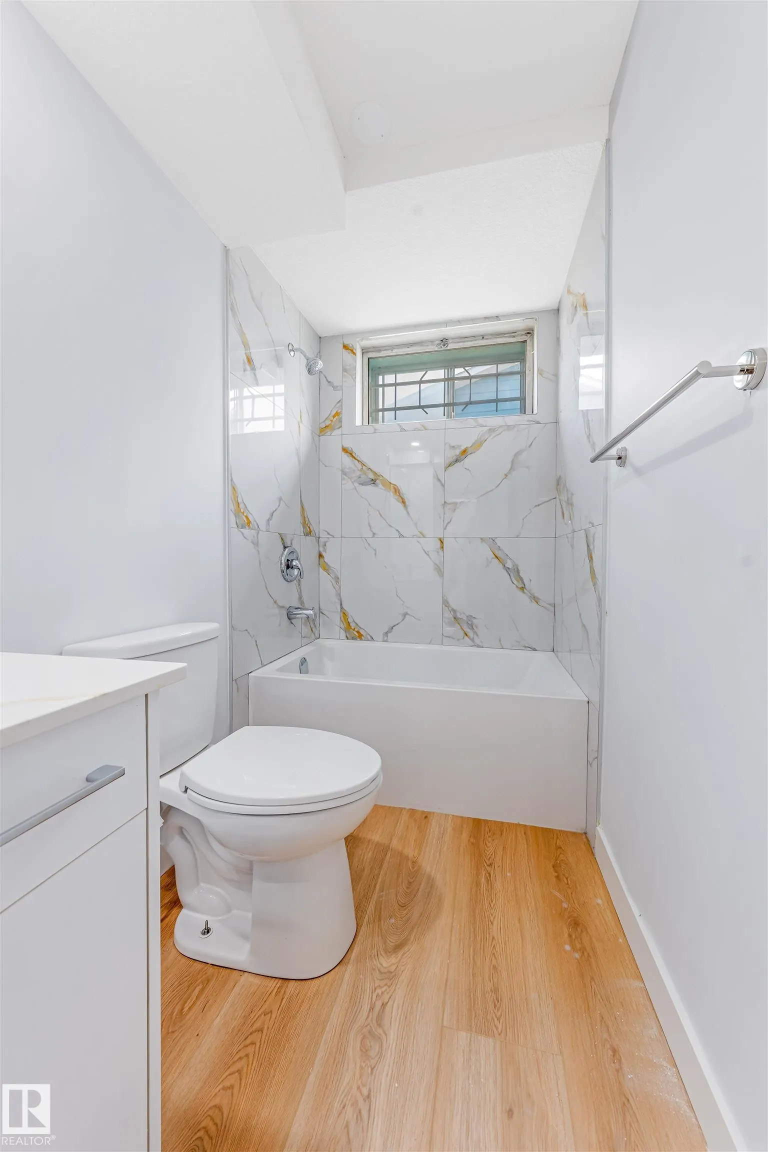 12023 137 Avenue