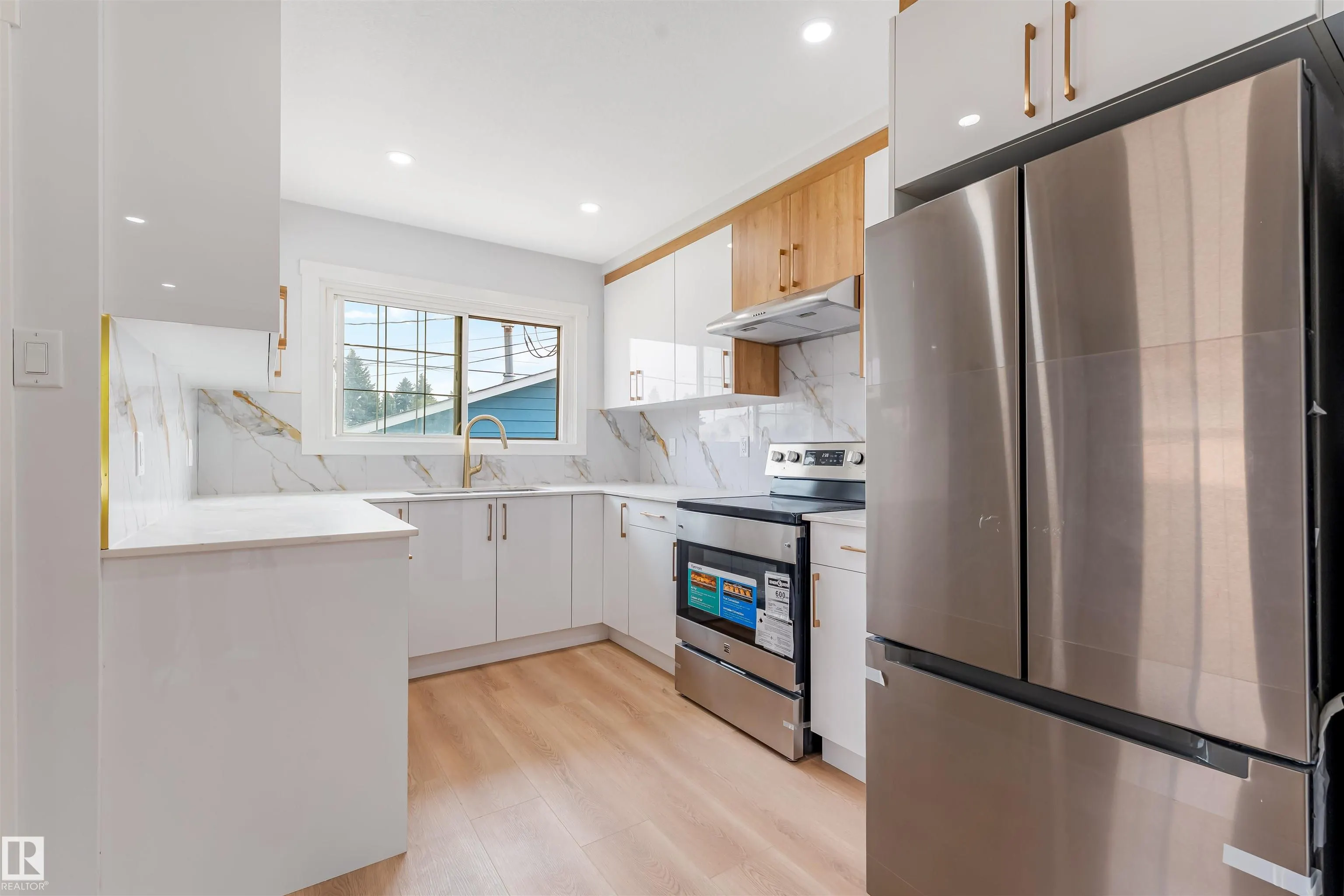 12023 137 Avenue