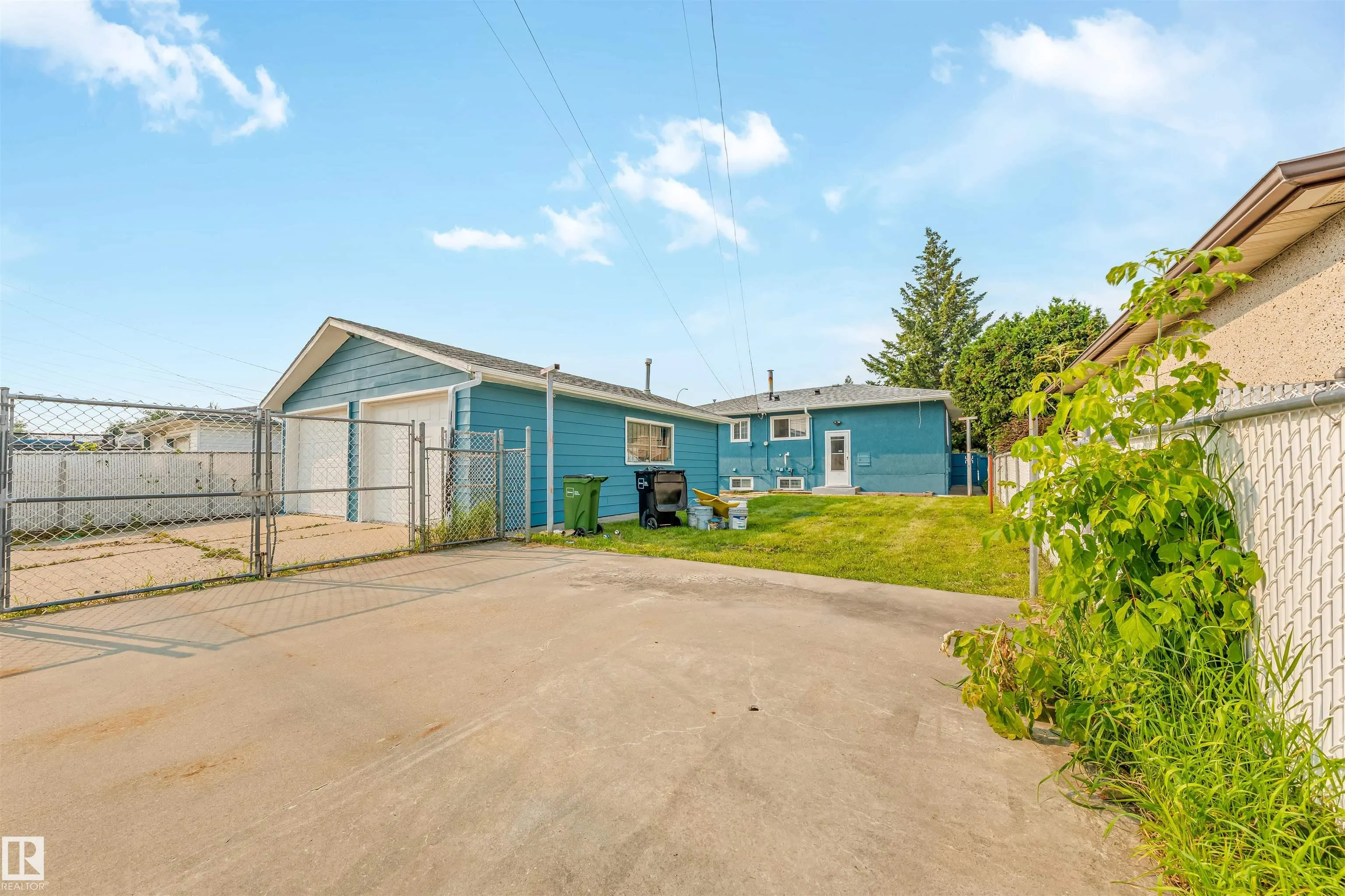 12023 137 Avenue