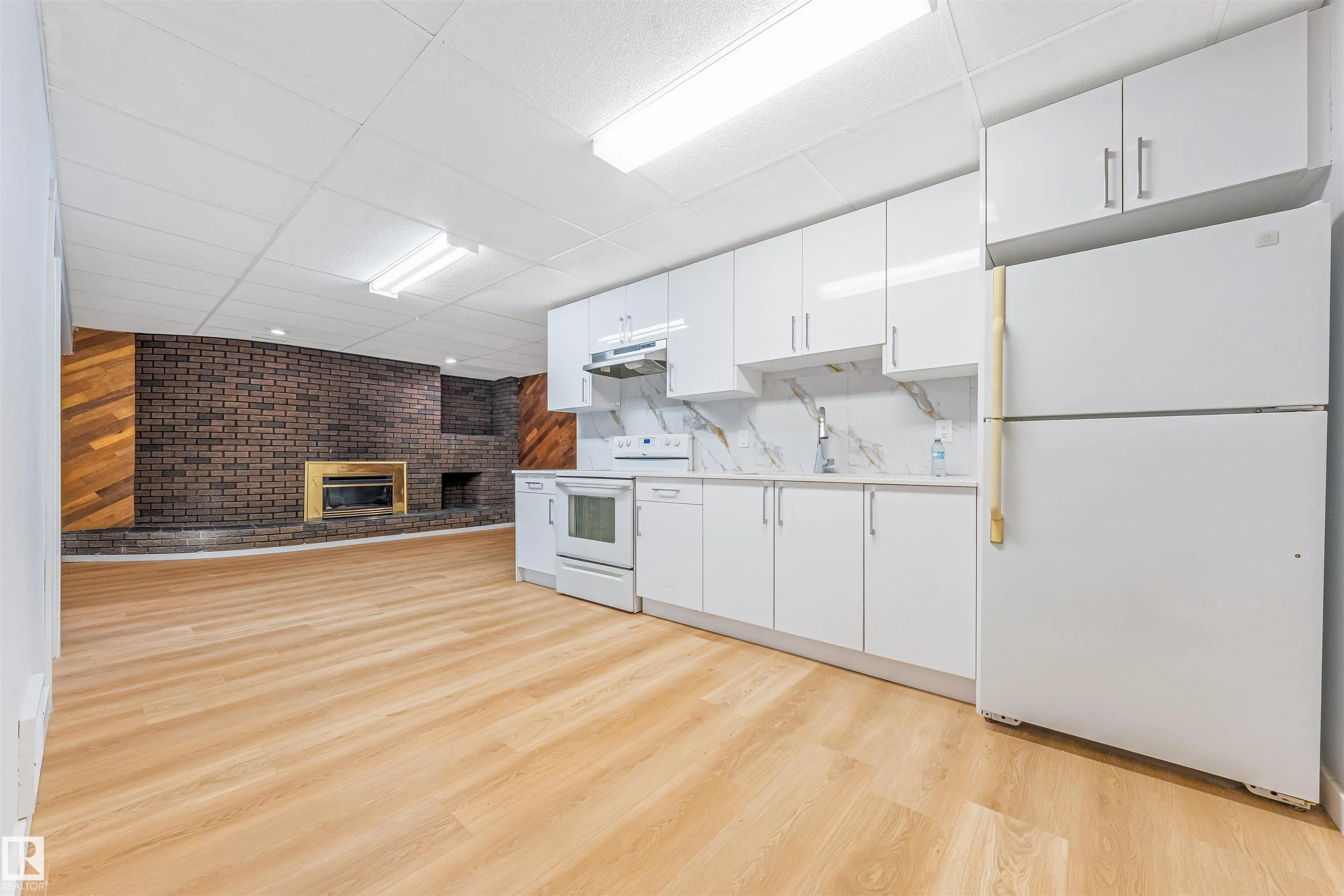 12023 137 Avenue