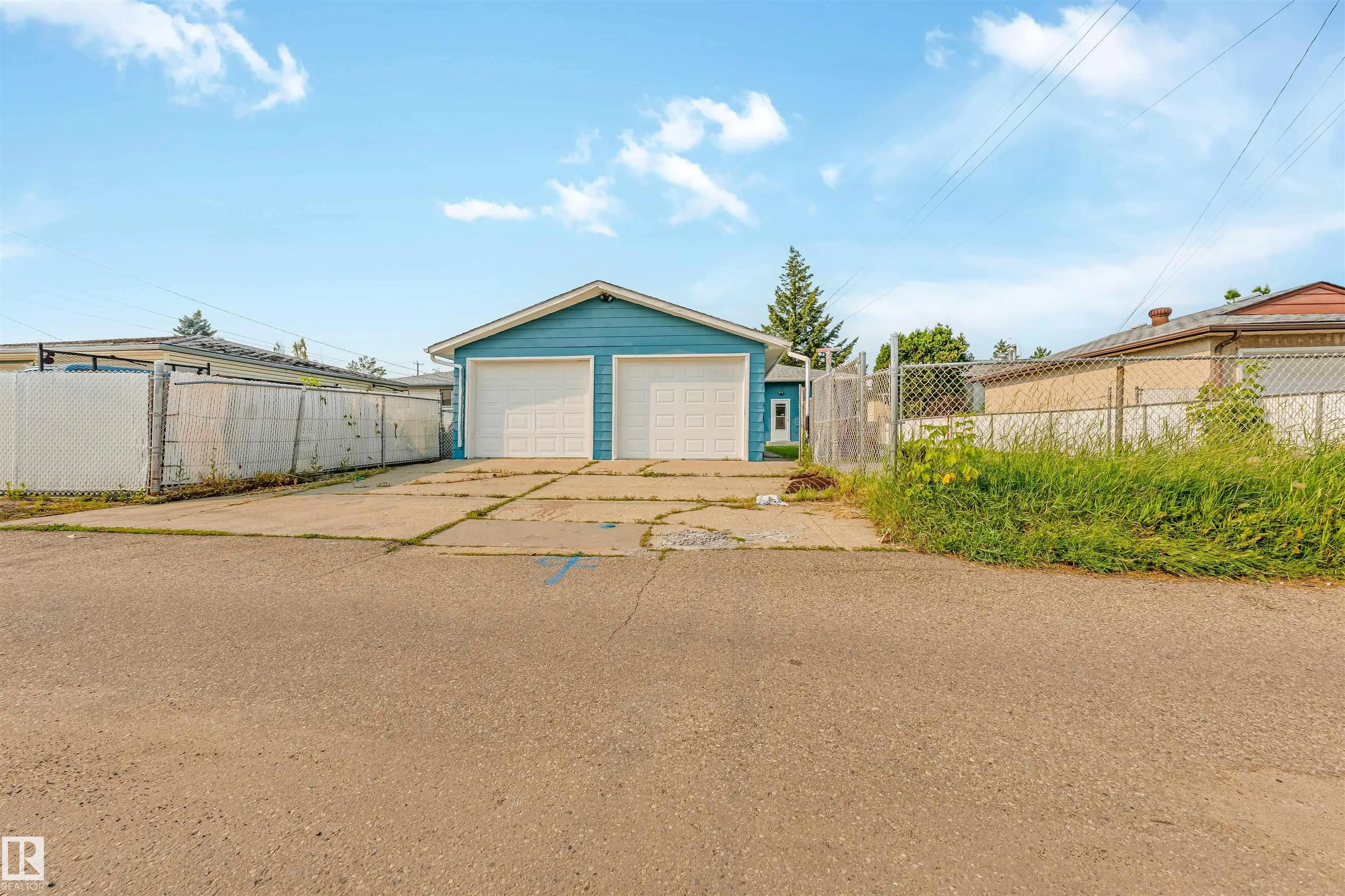 12023 137 Avenue