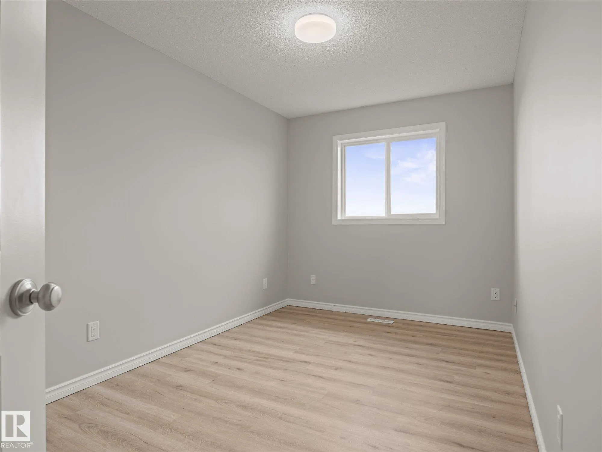 9511 102 Avenue