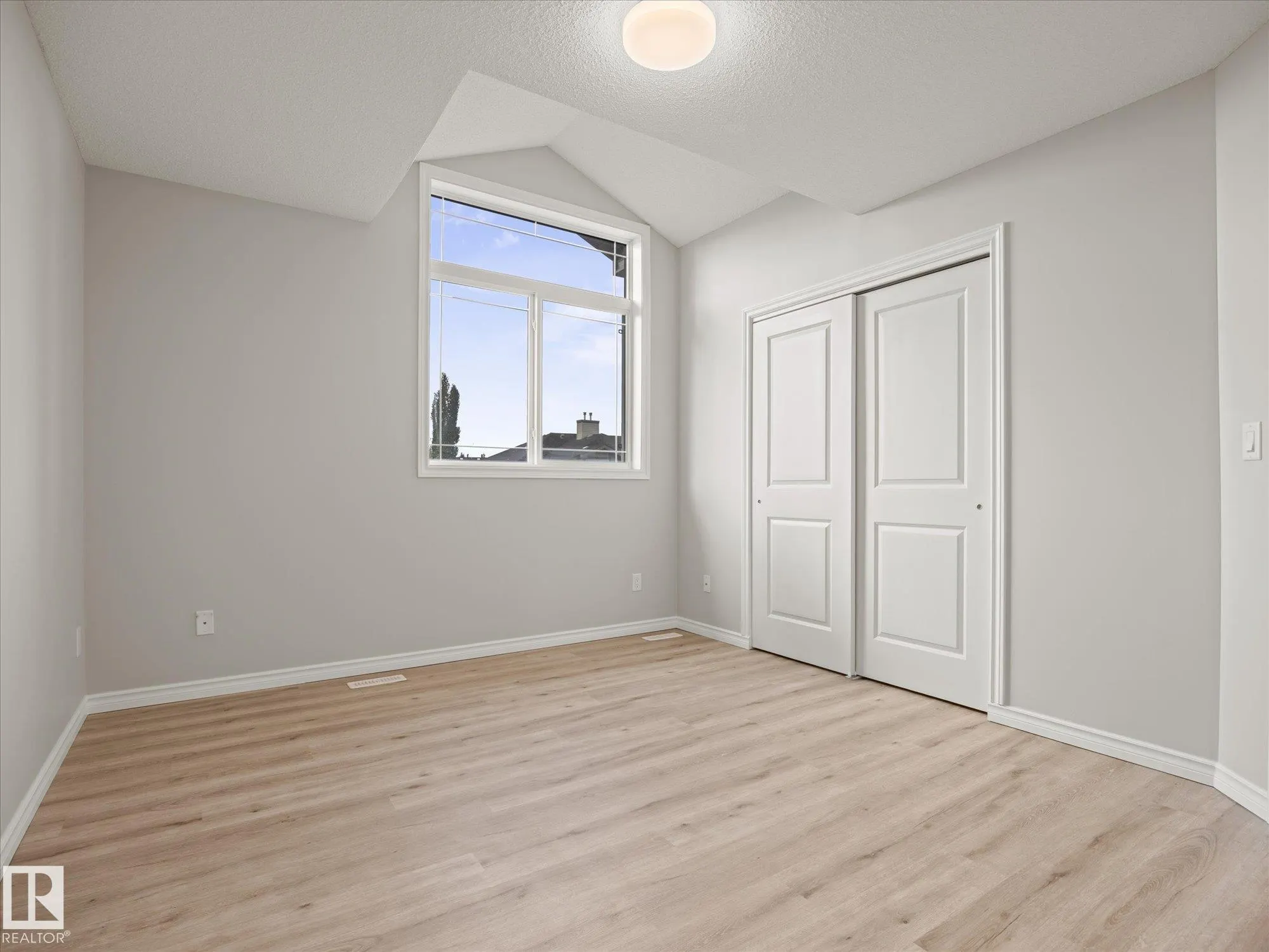 9511 102 Avenue