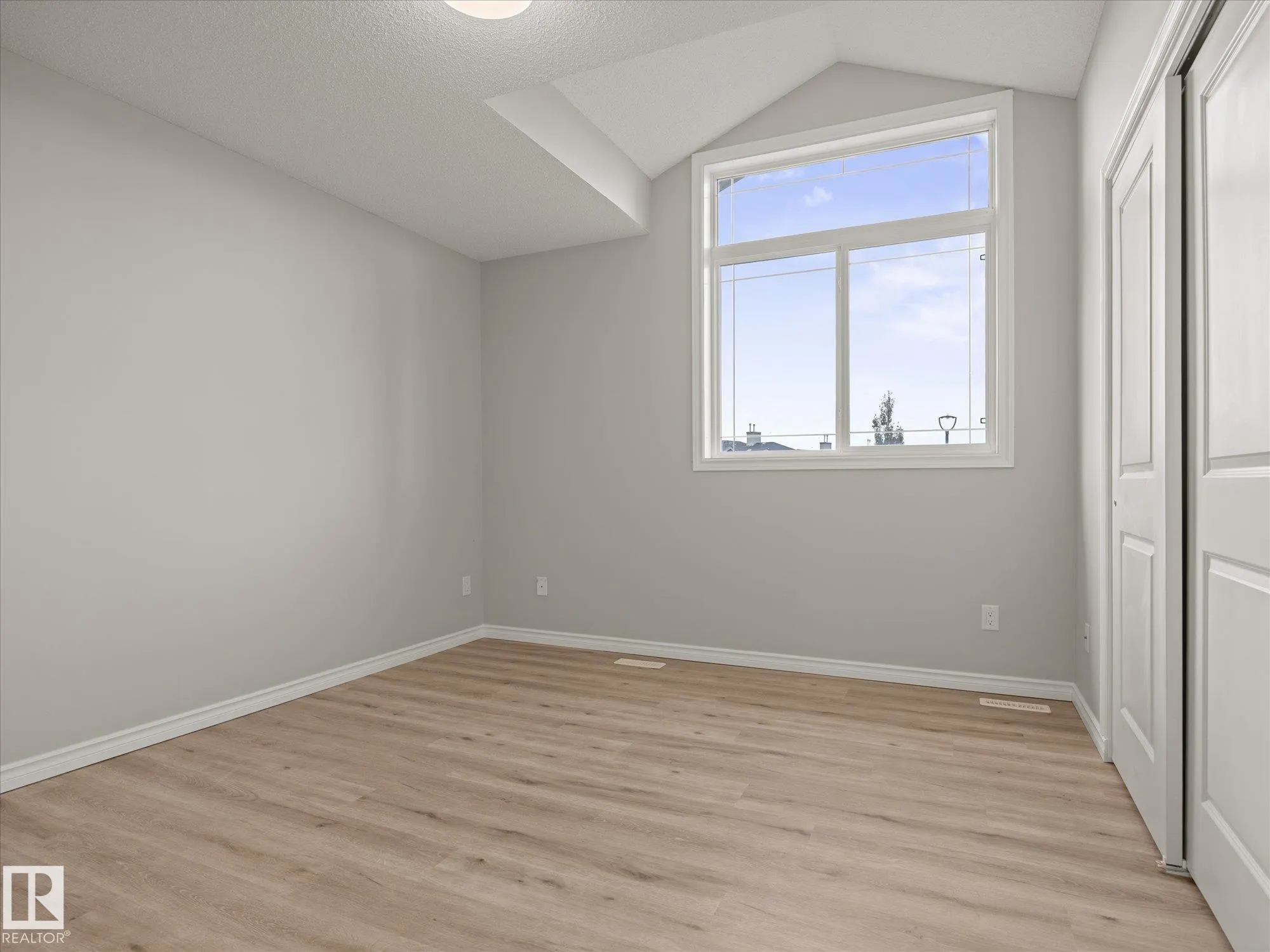 9511 102 Avenue