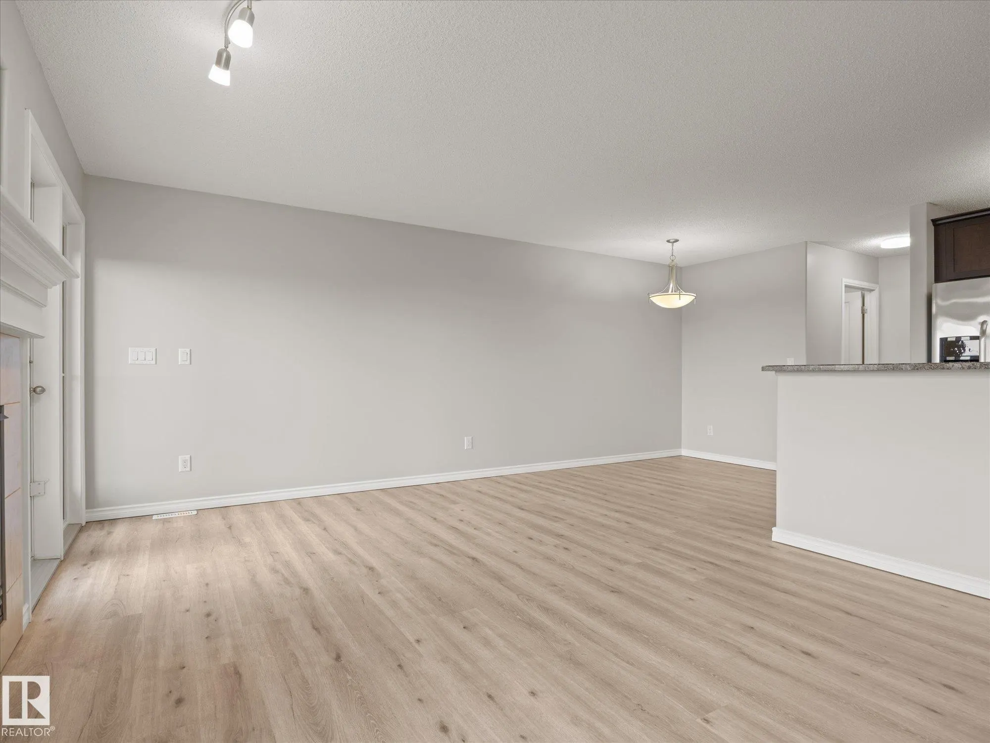 9511 102 Avenue