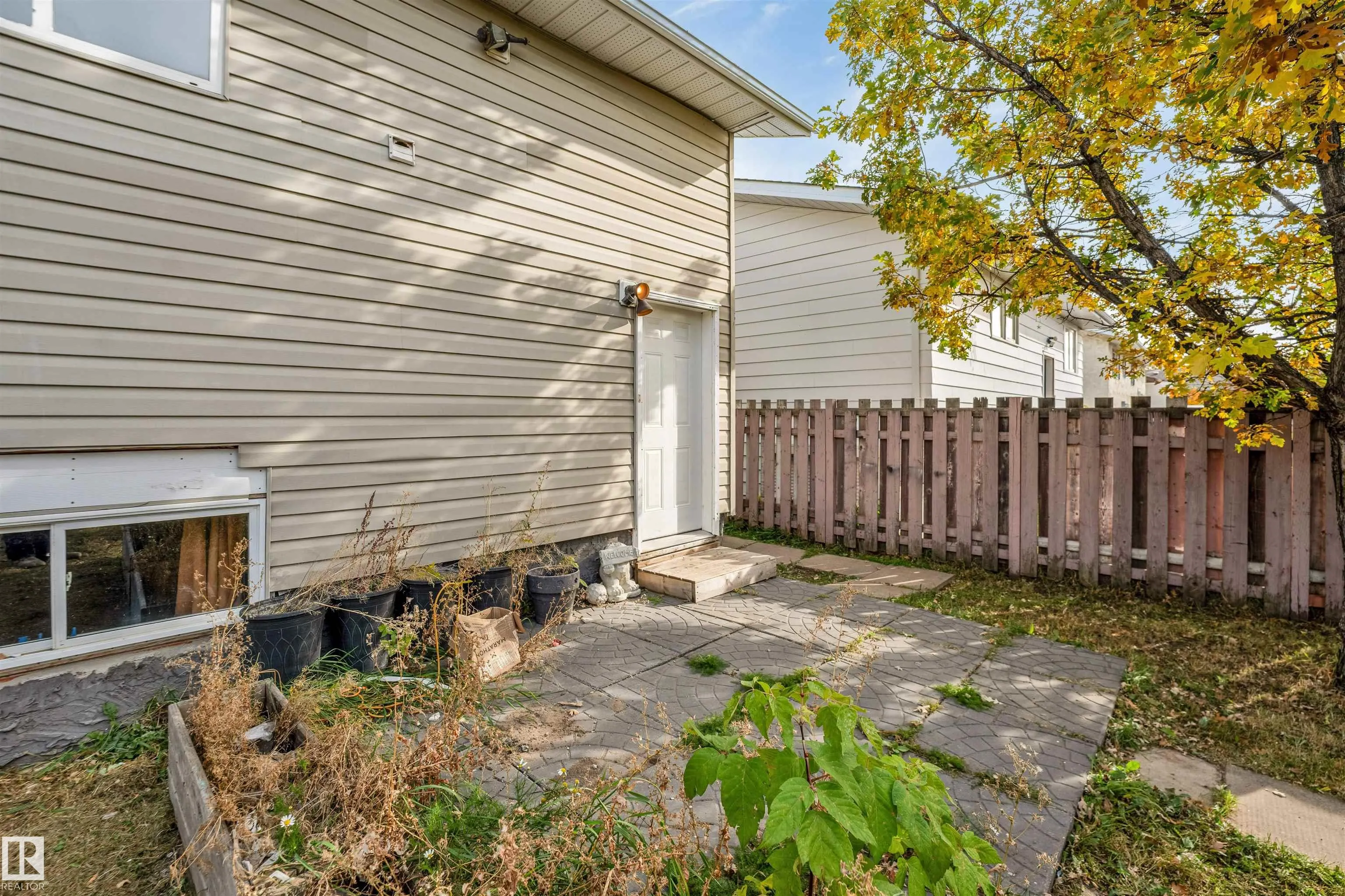 3432 60 Street