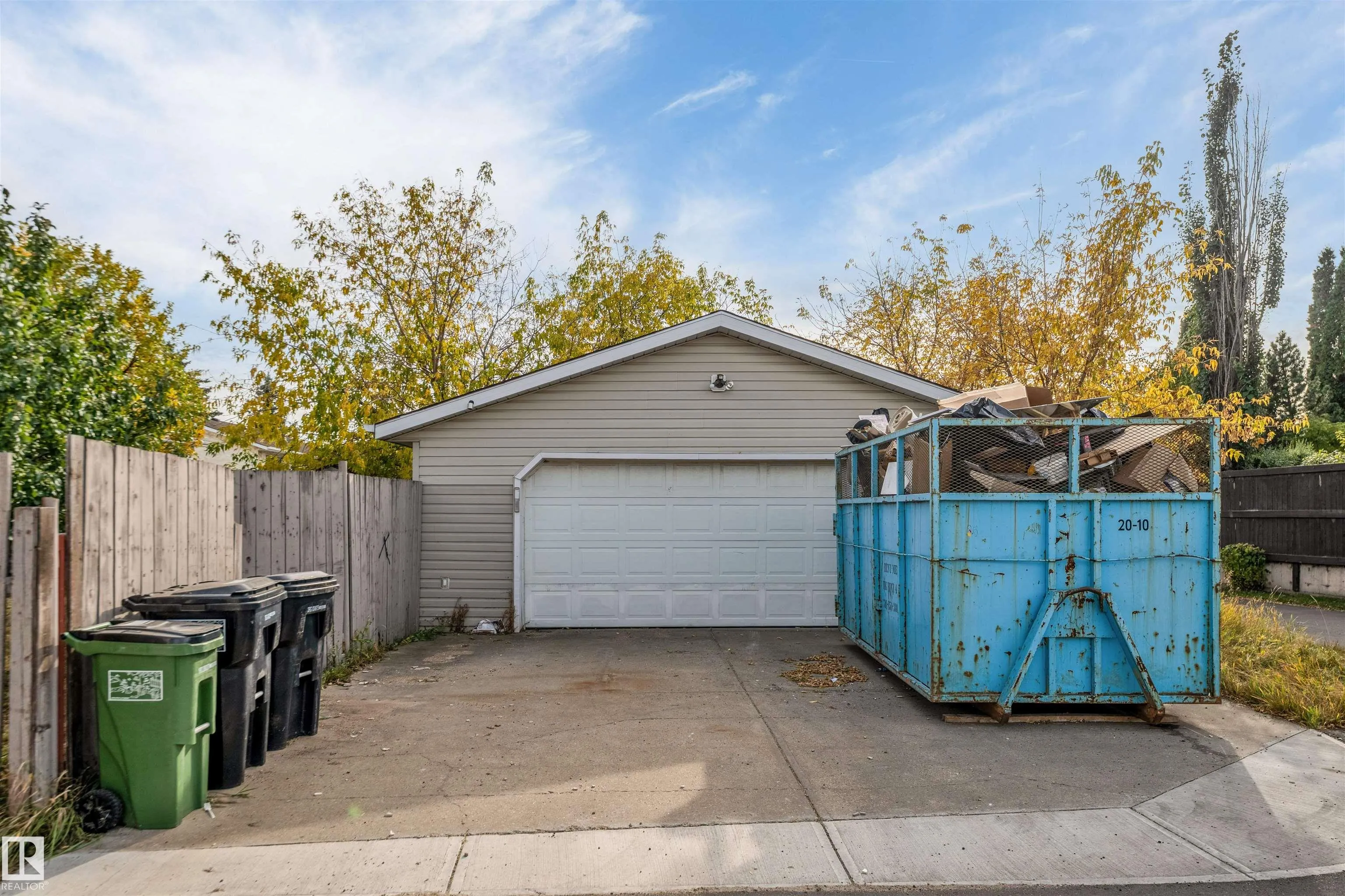 3432 60 Street