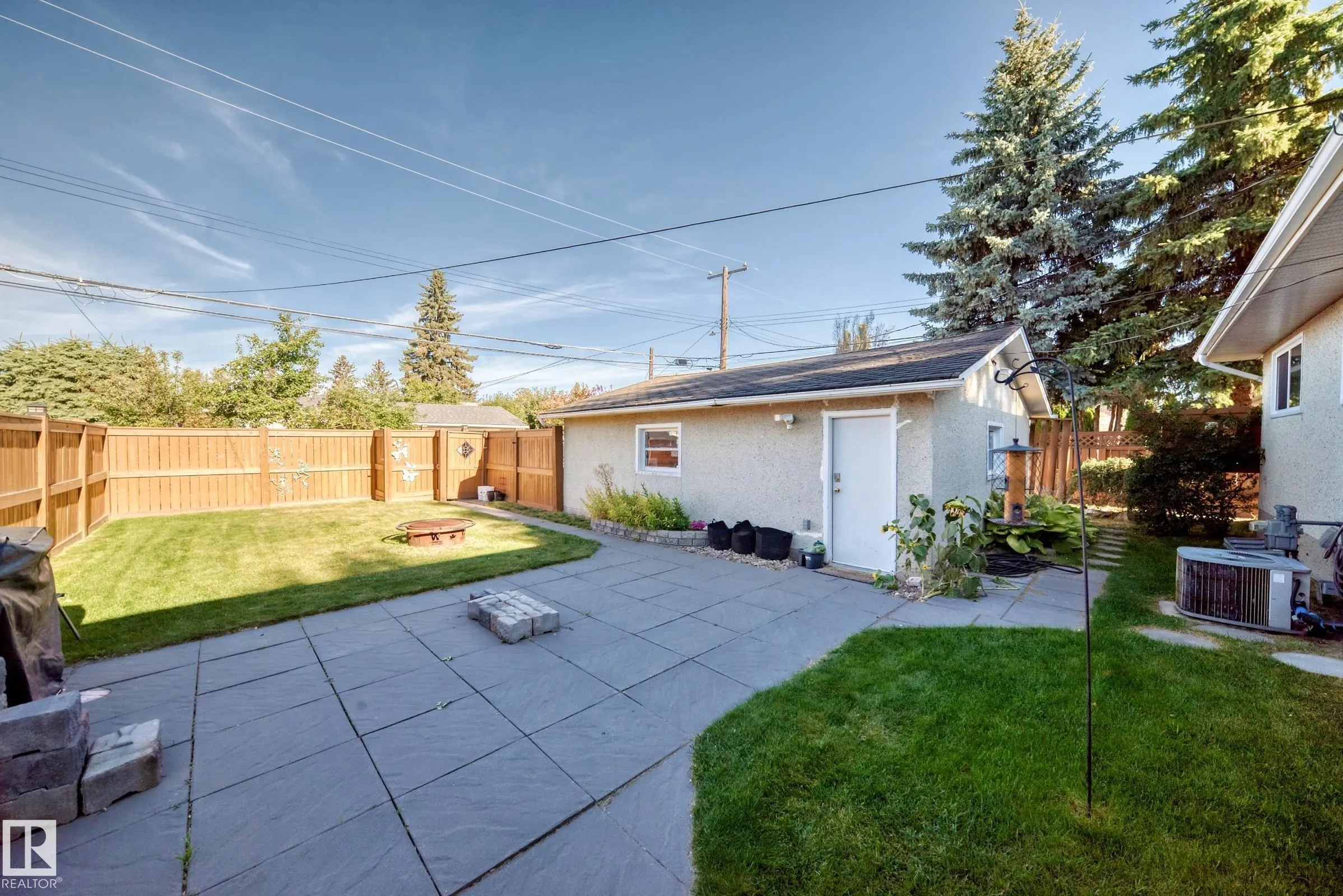 8814 160 Street