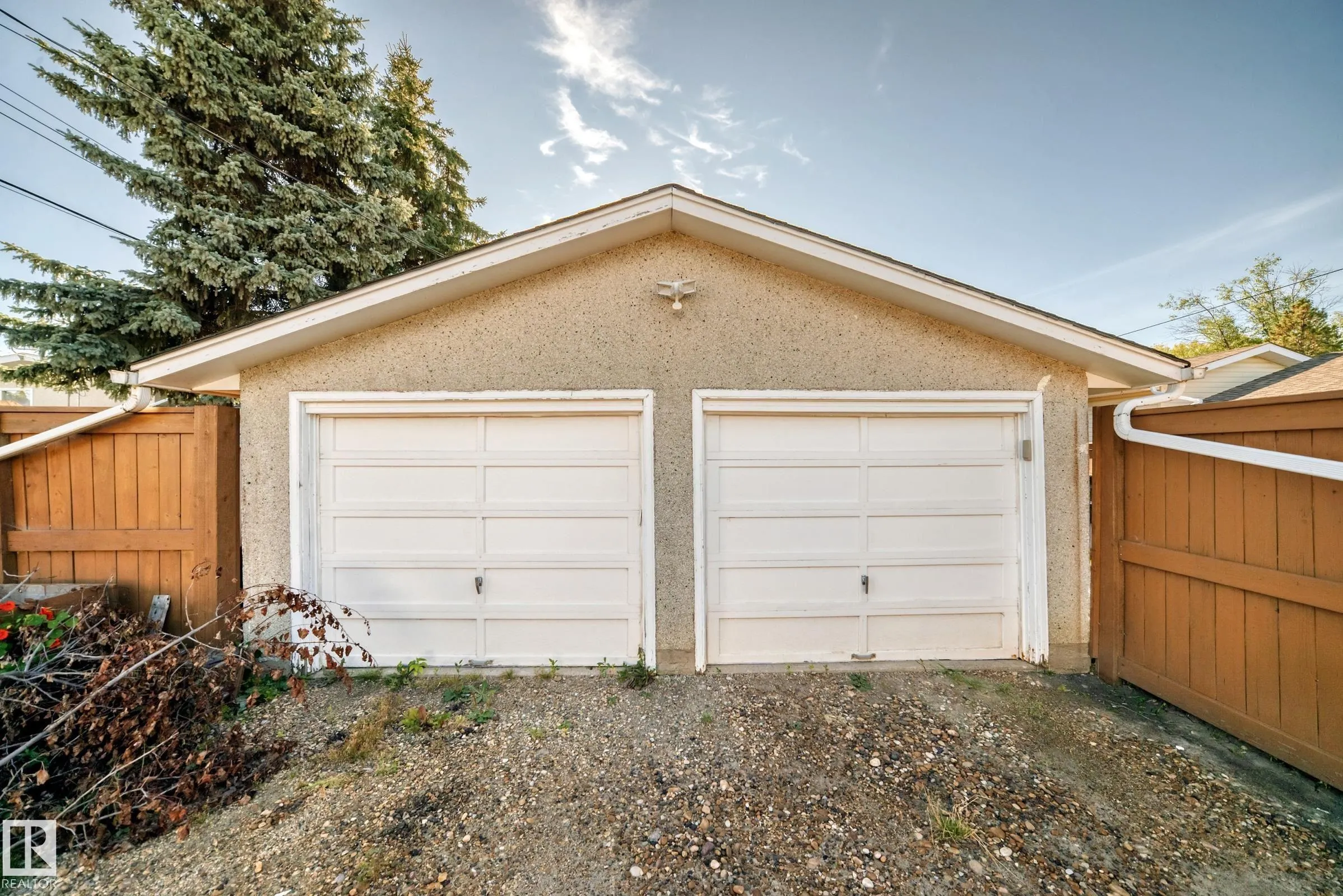 8814 160 Street