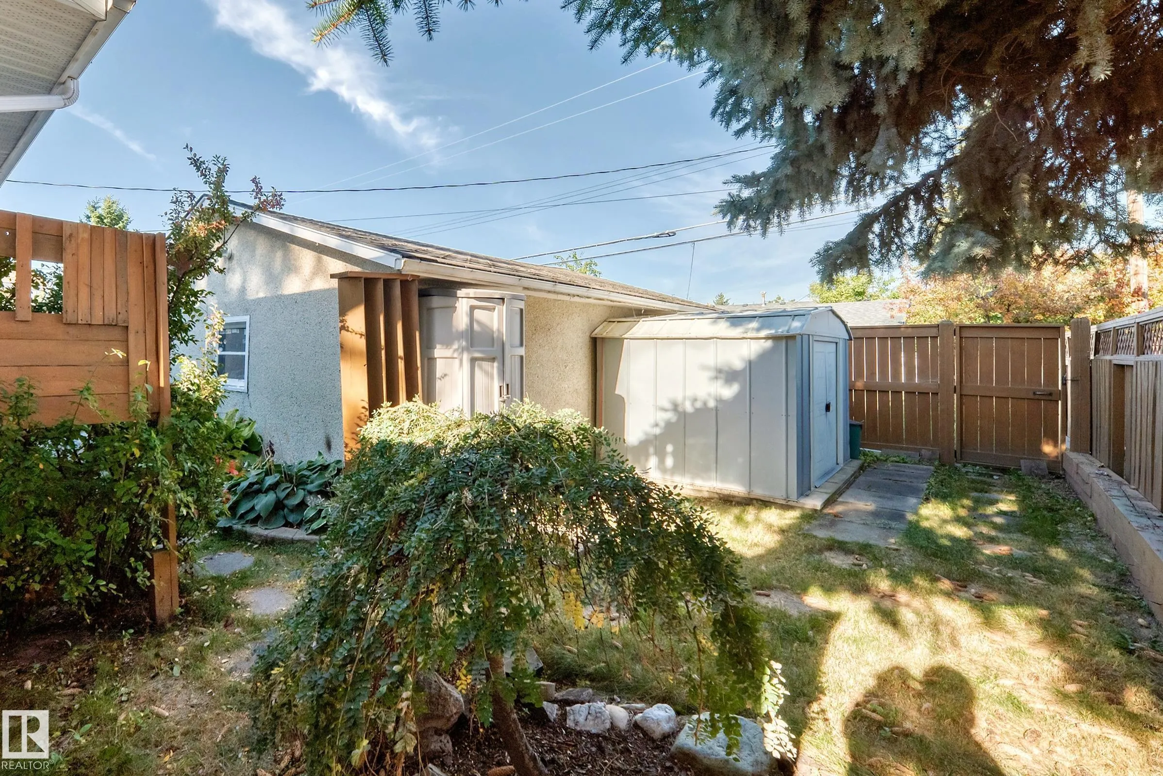 8814 160 Street