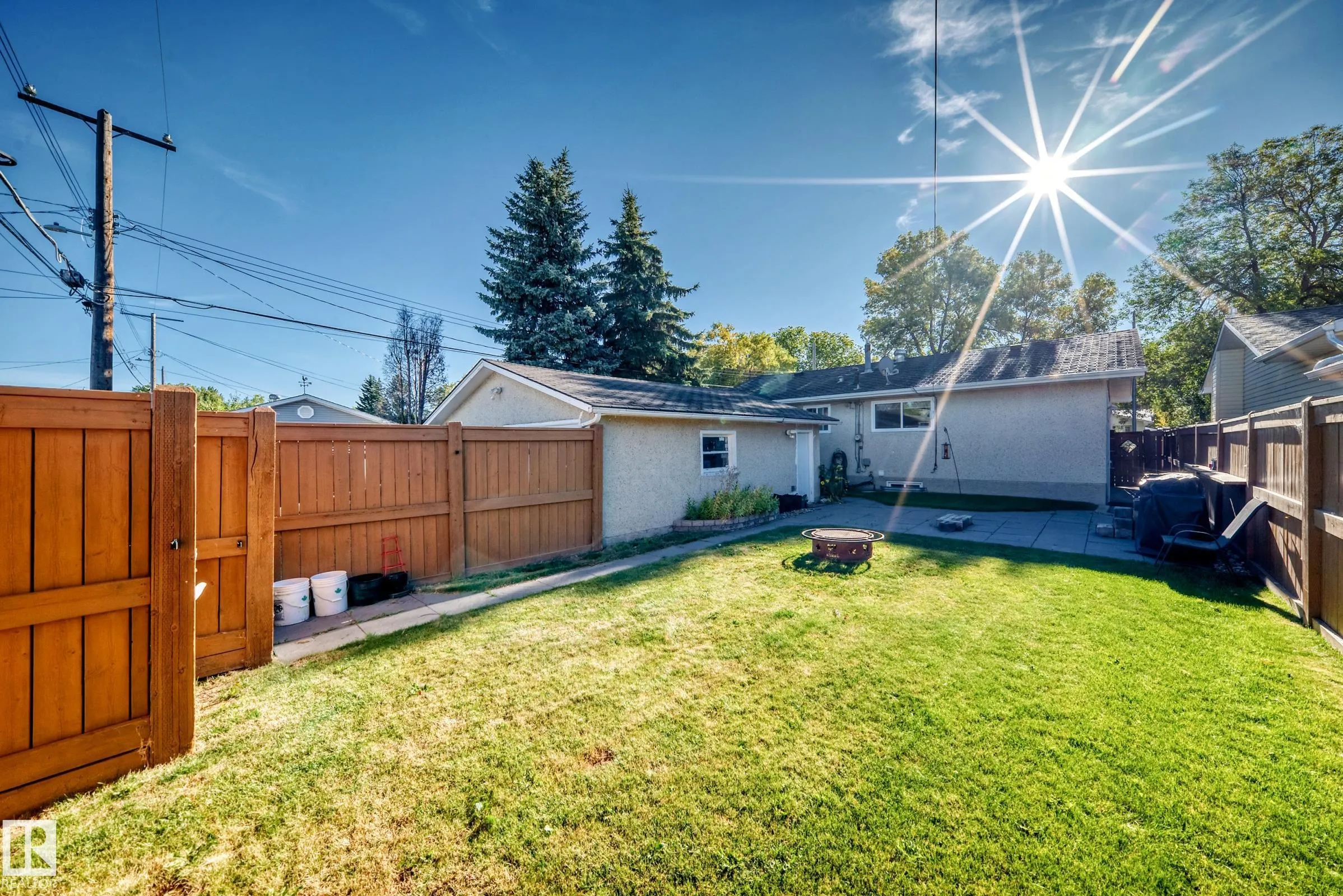 8814 160 Street