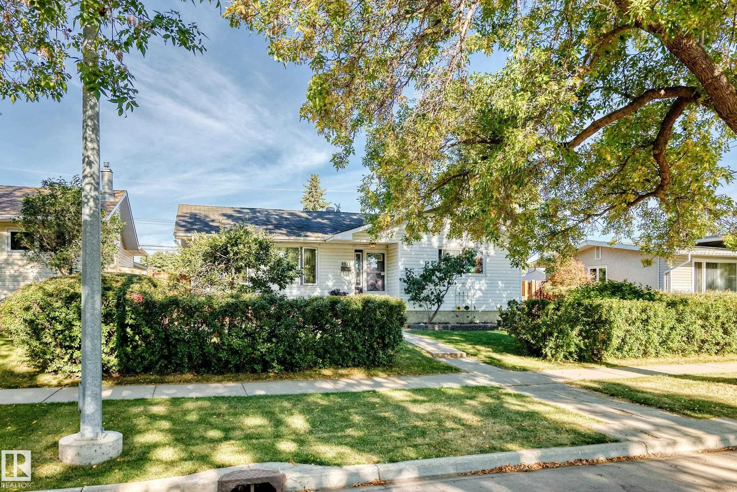8814 160 Street
