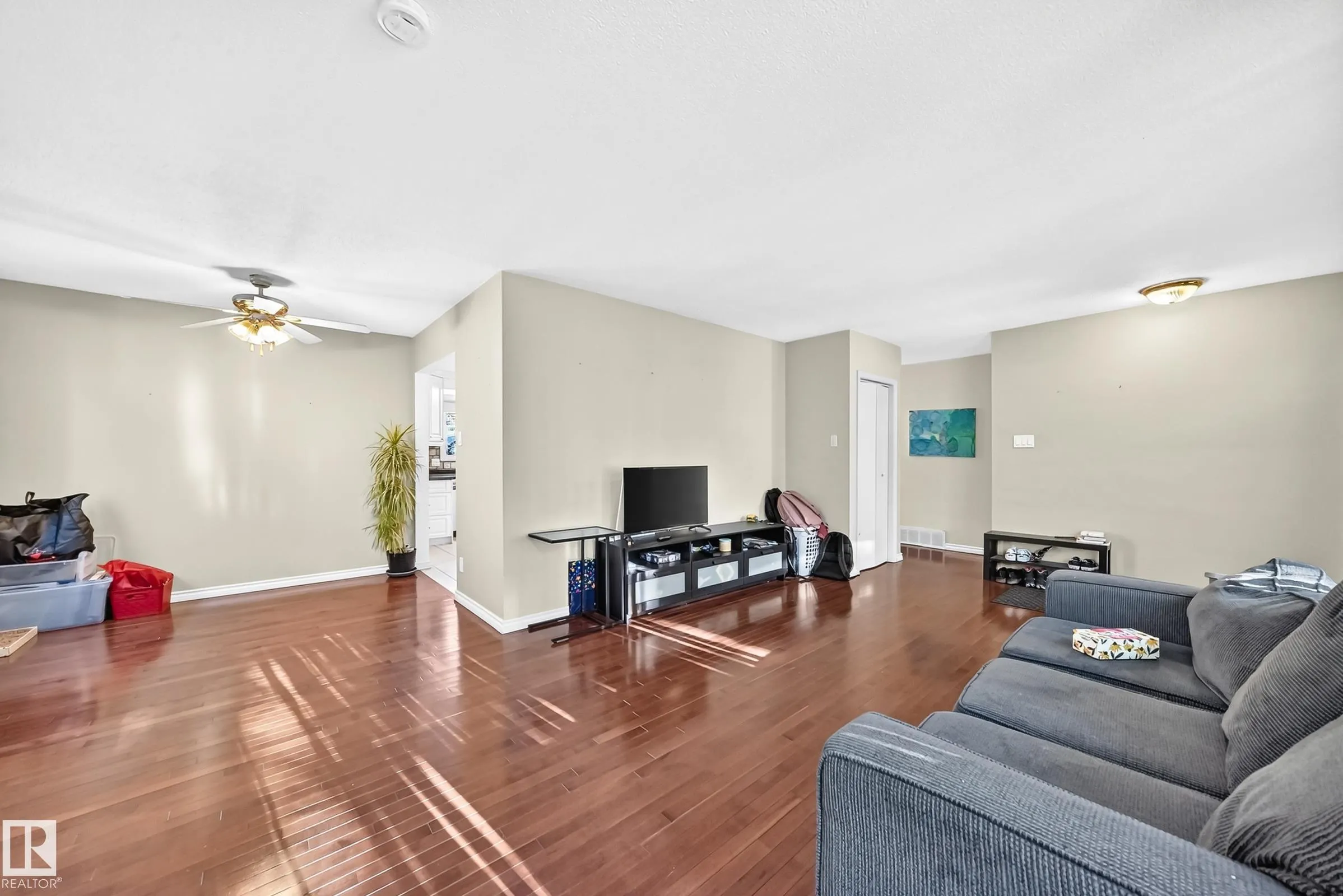 8814 160 Street