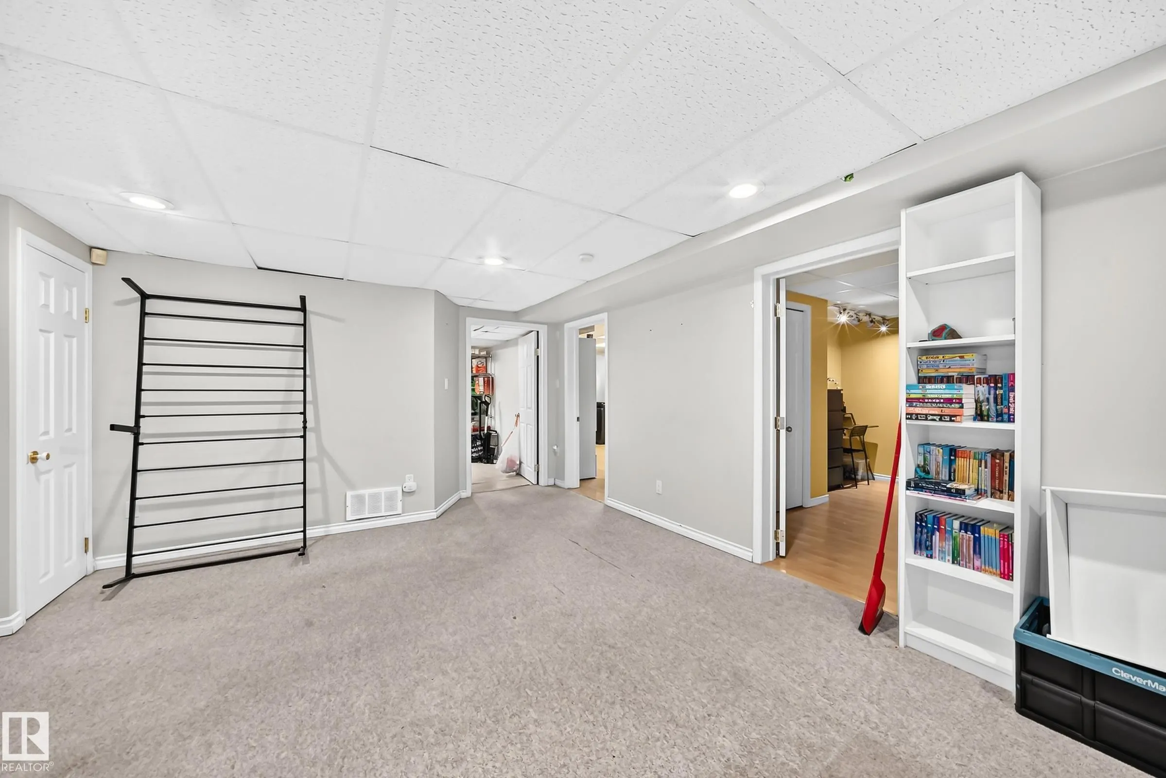 8814 160 Street