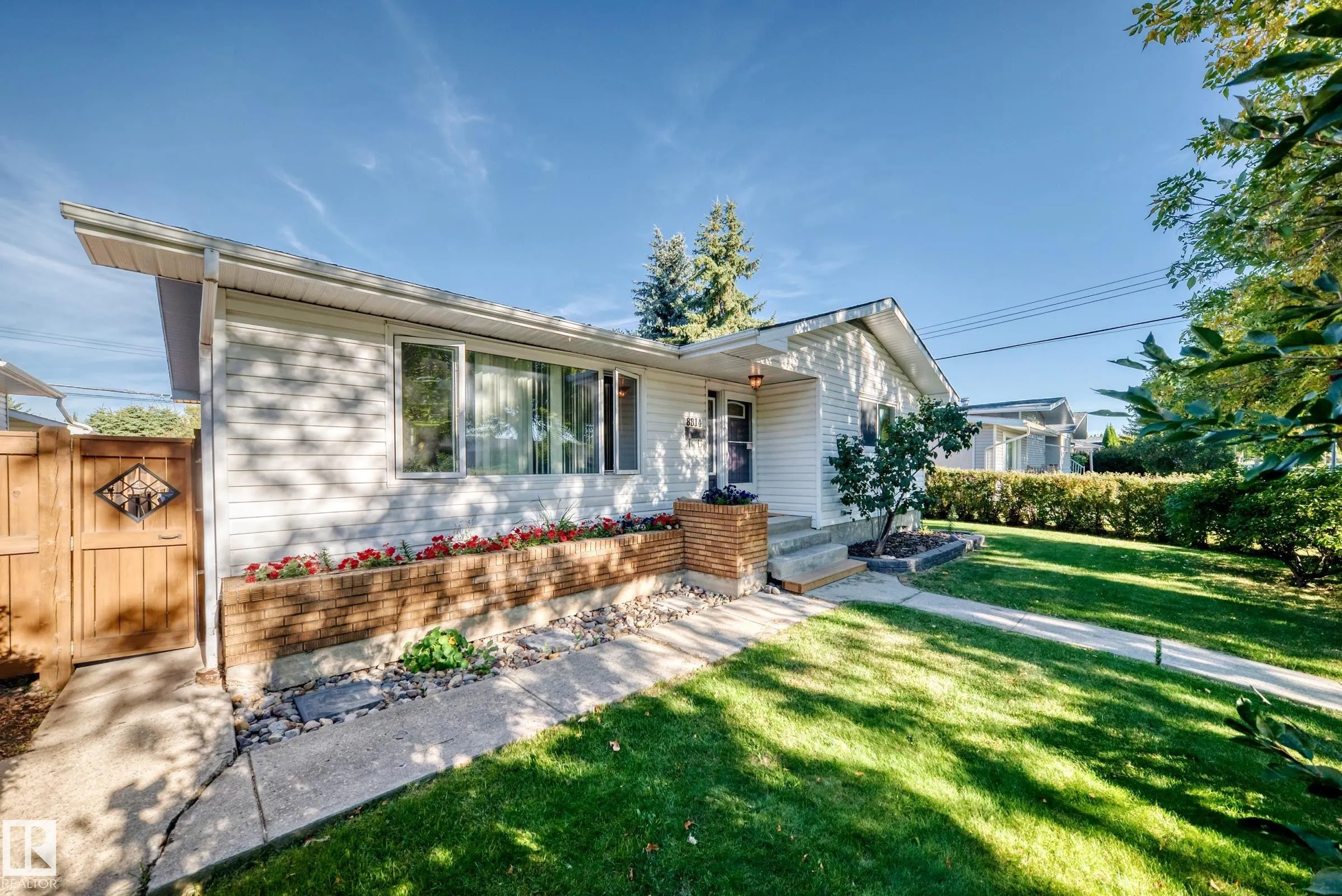 8814 160 Street