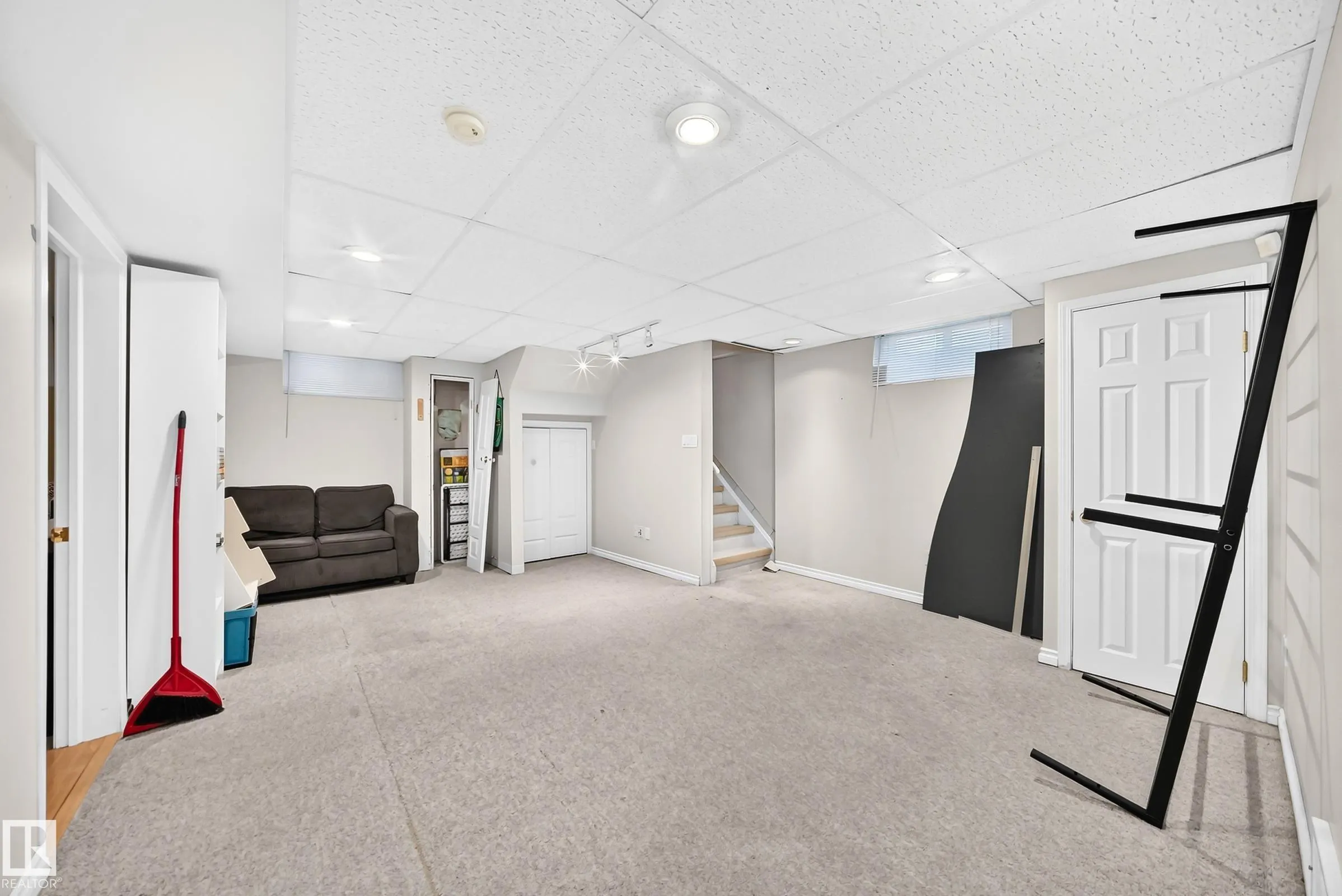 8814 160 Street