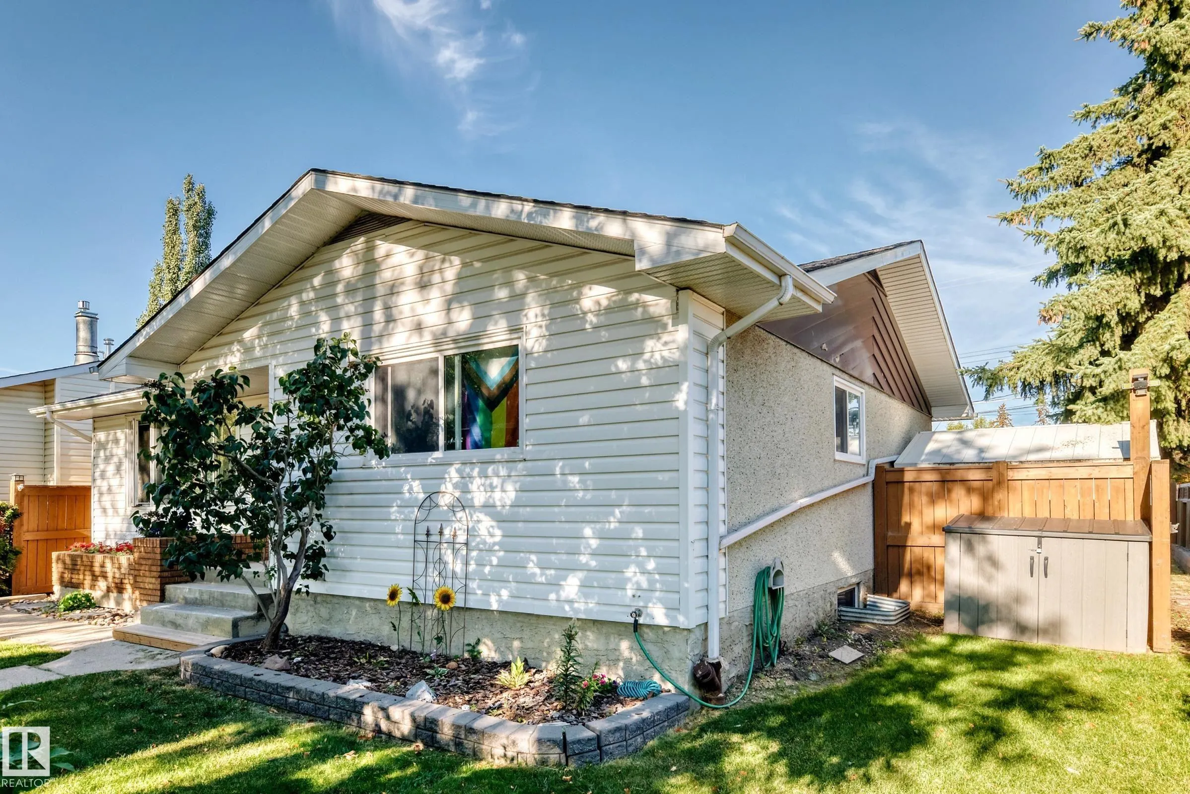 8814 160 Street