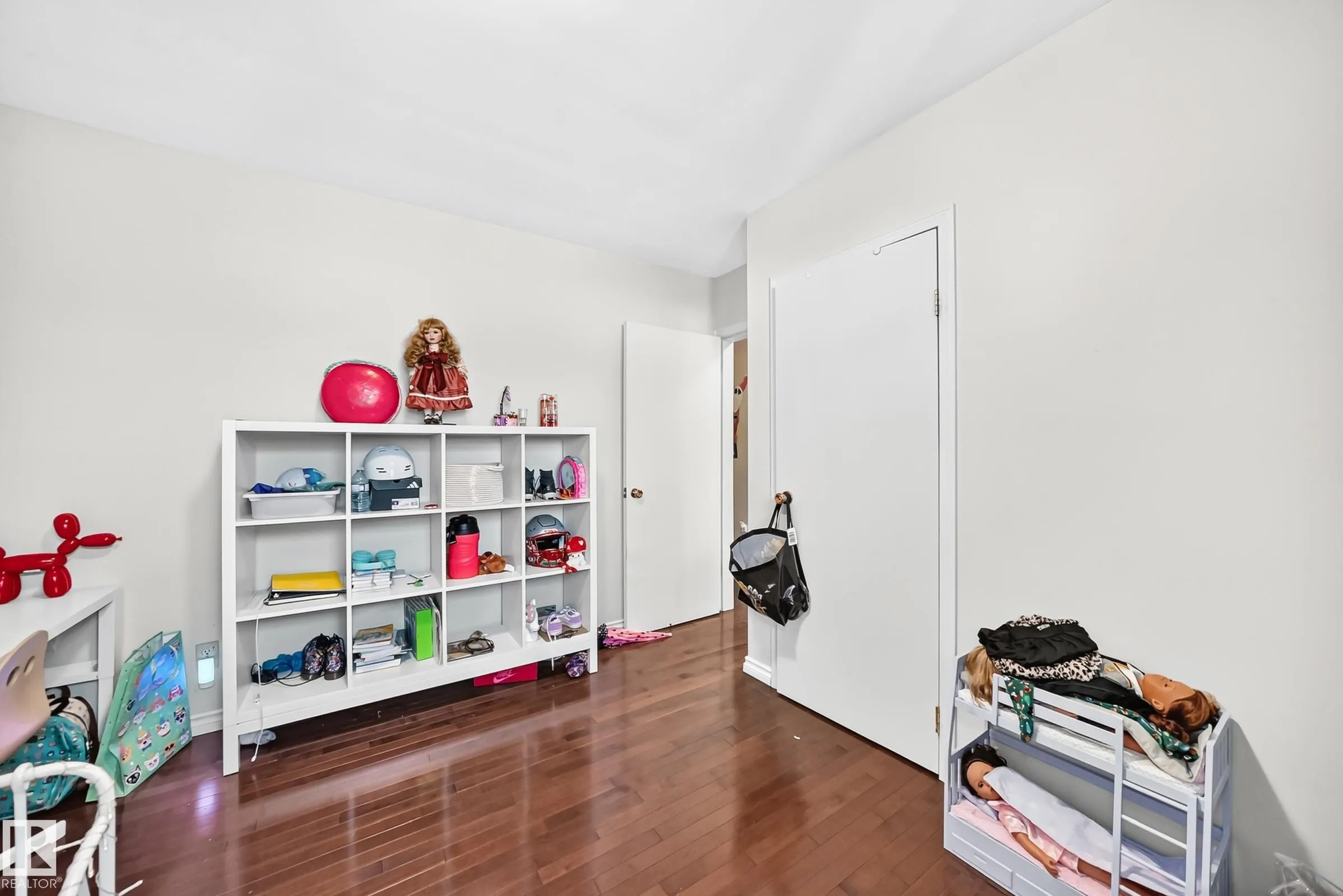 8814 160 Street