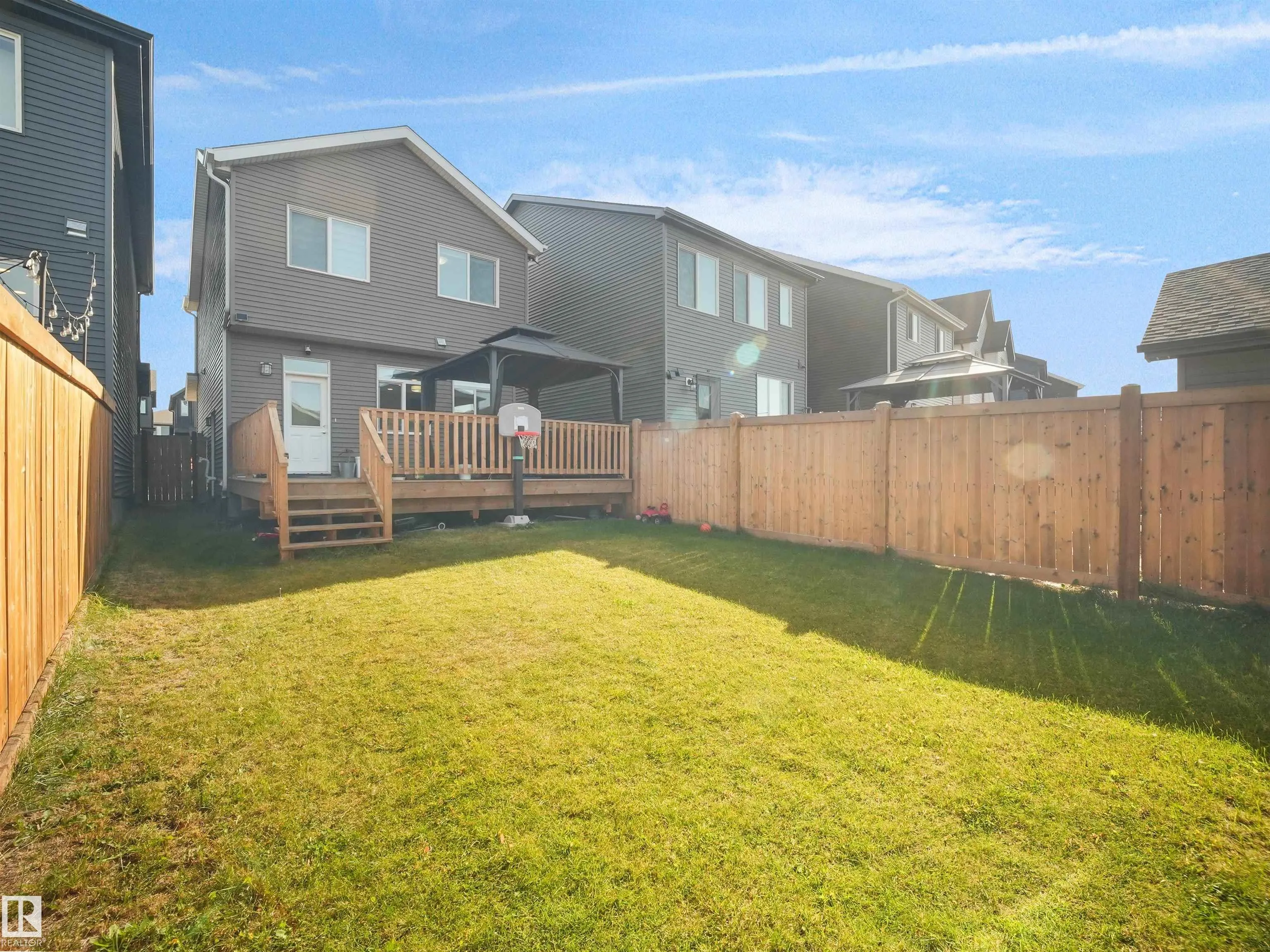 1635 PLUM CIRCLE Circle