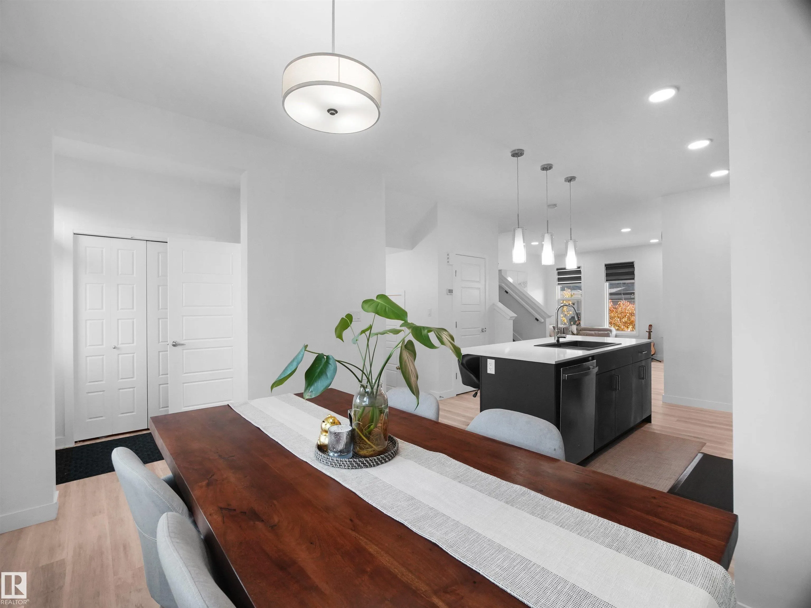 1635 PLUM CIRCLE Circle