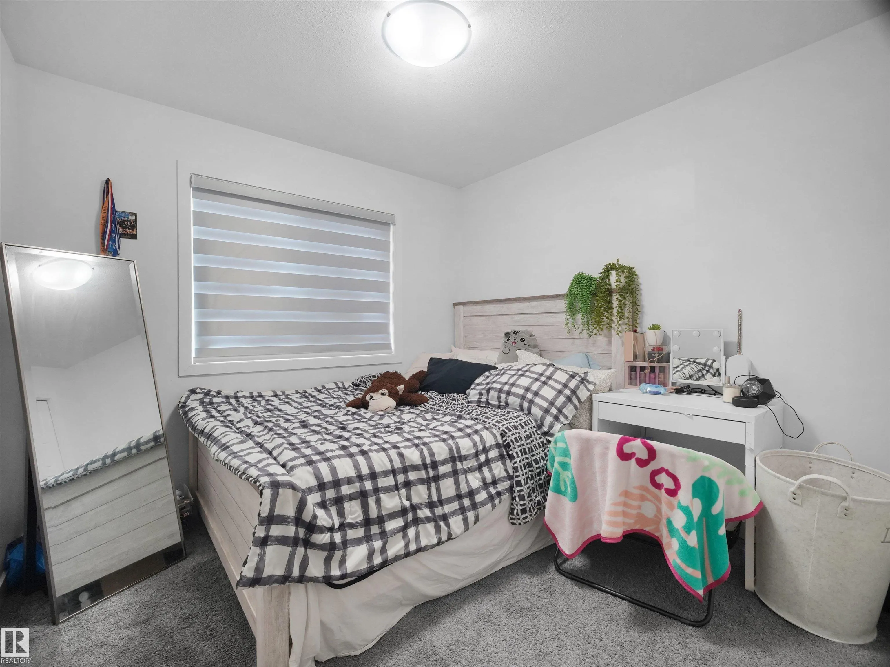 1635 PLUM CIRCLE Circle
