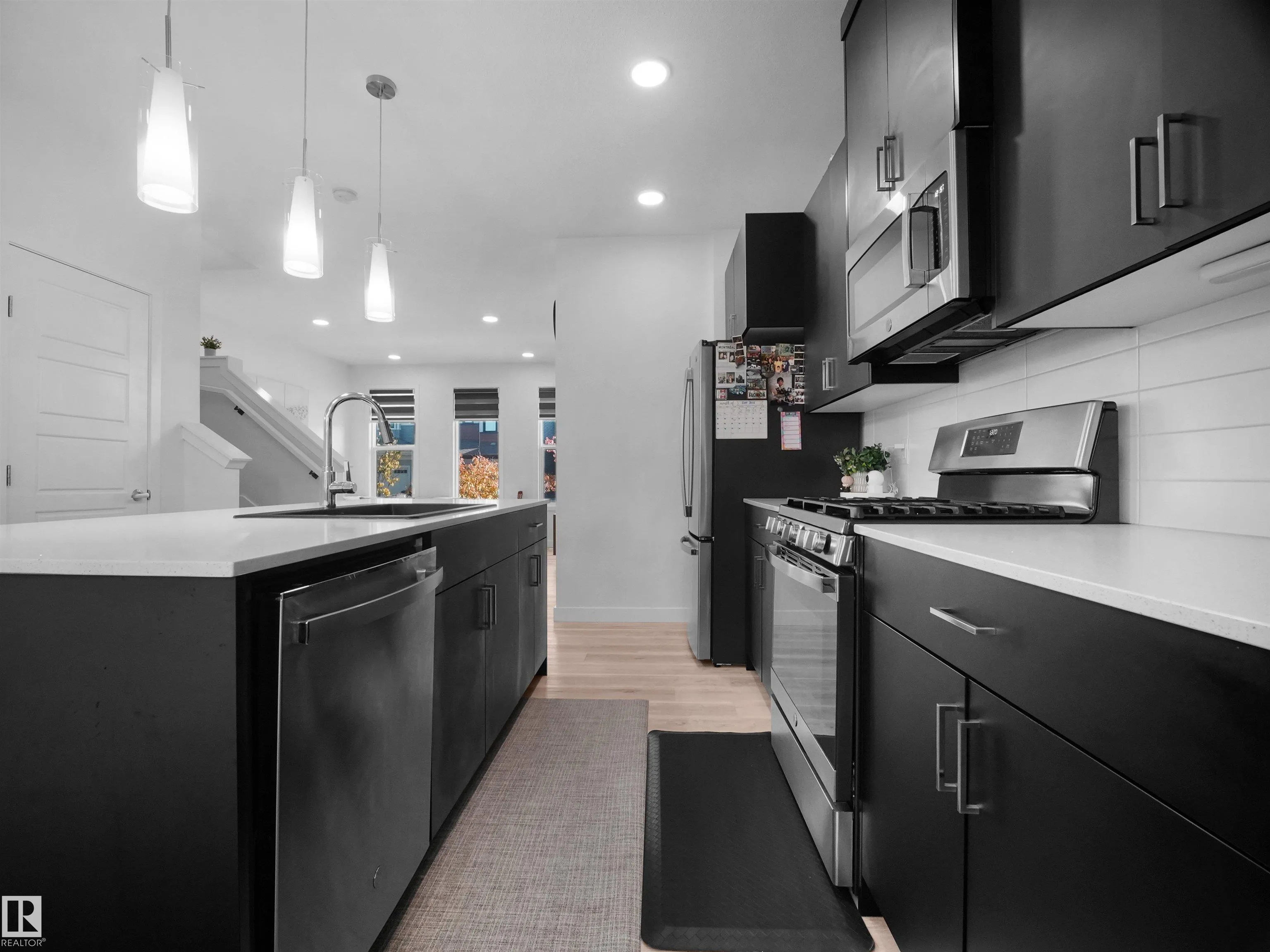 1635 PLUM CIRCLE Circle