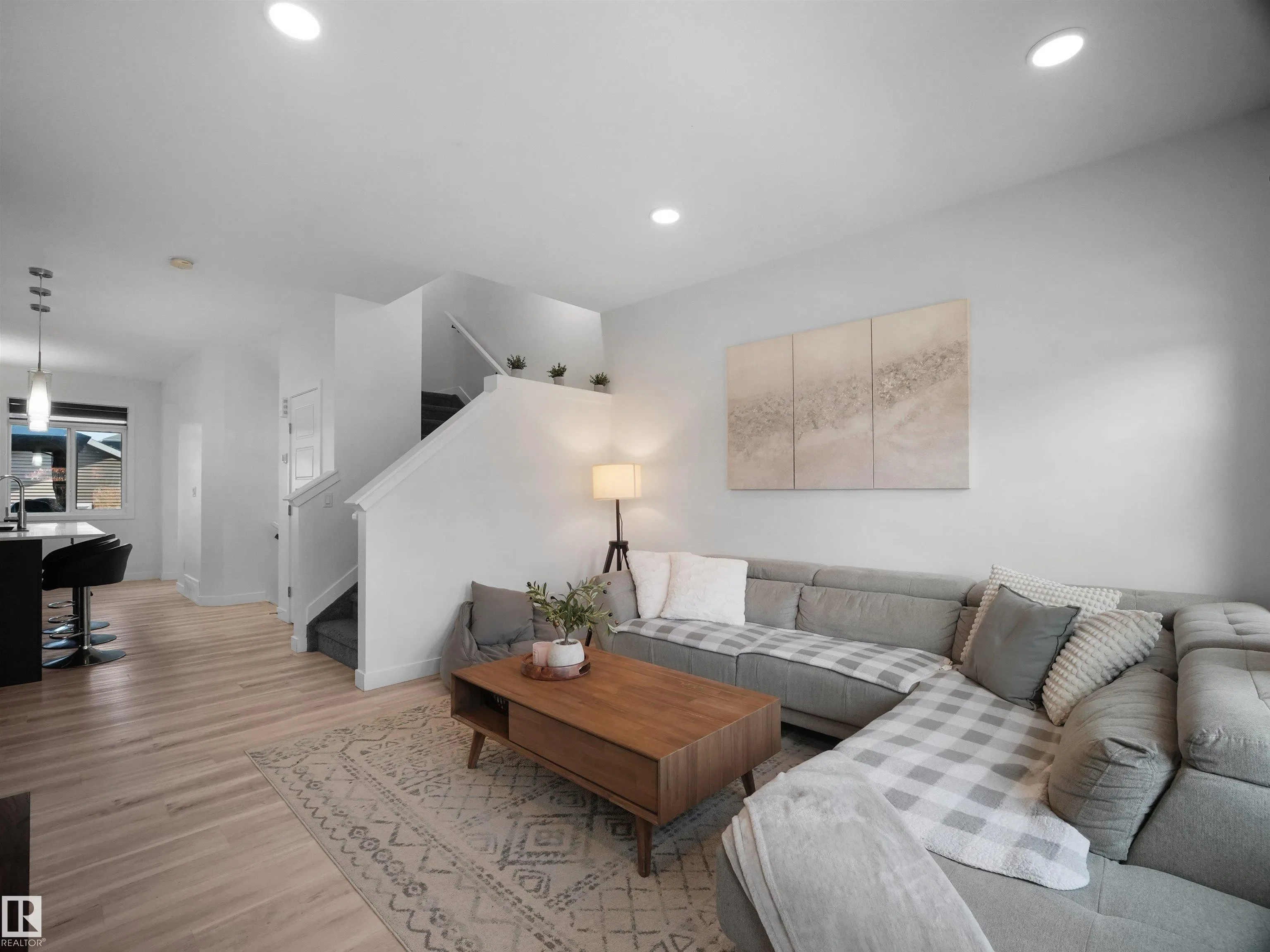 1635 PLUM CIRCLE Circle