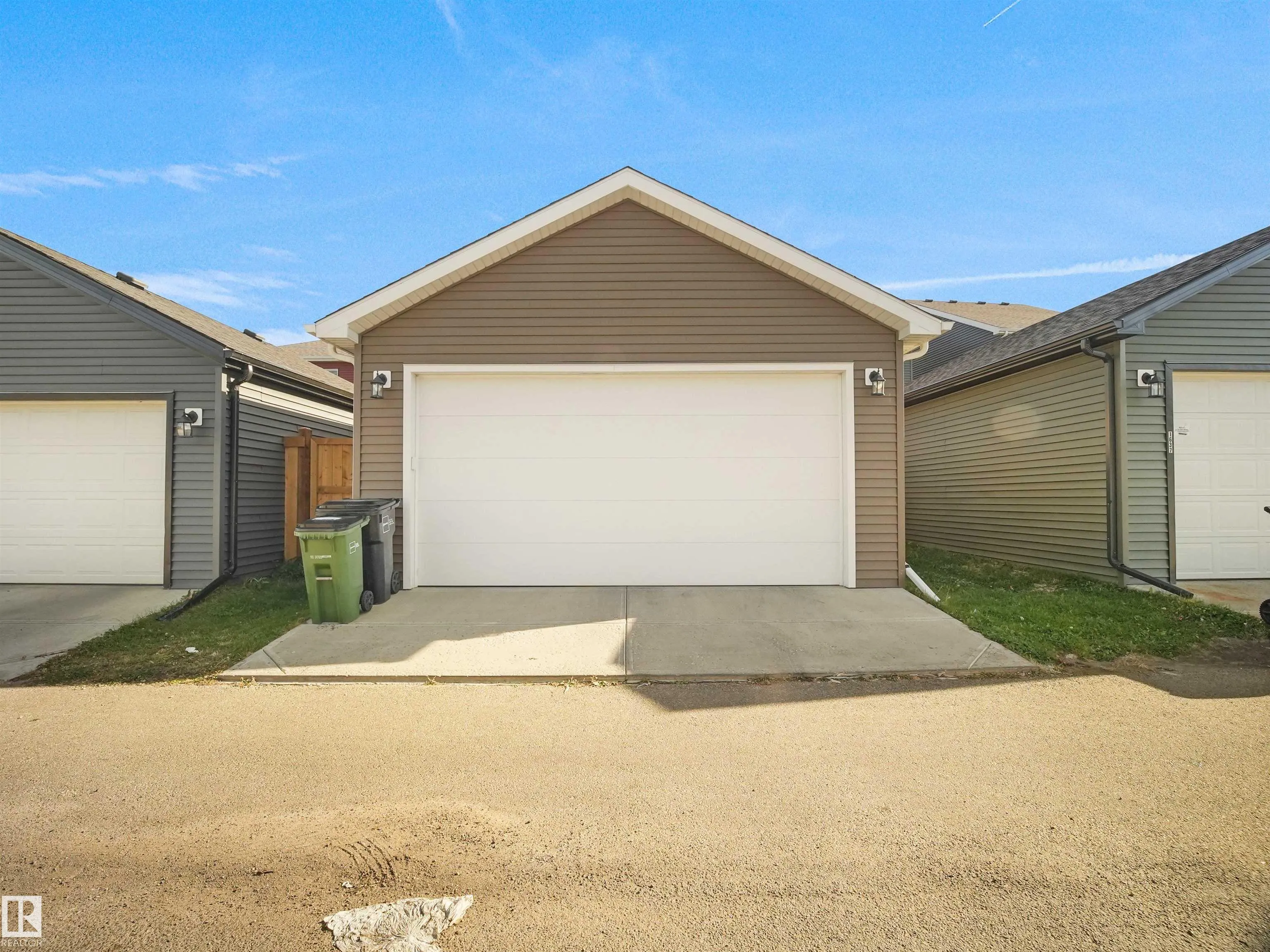 1635 PLUM CIRCLE Circle