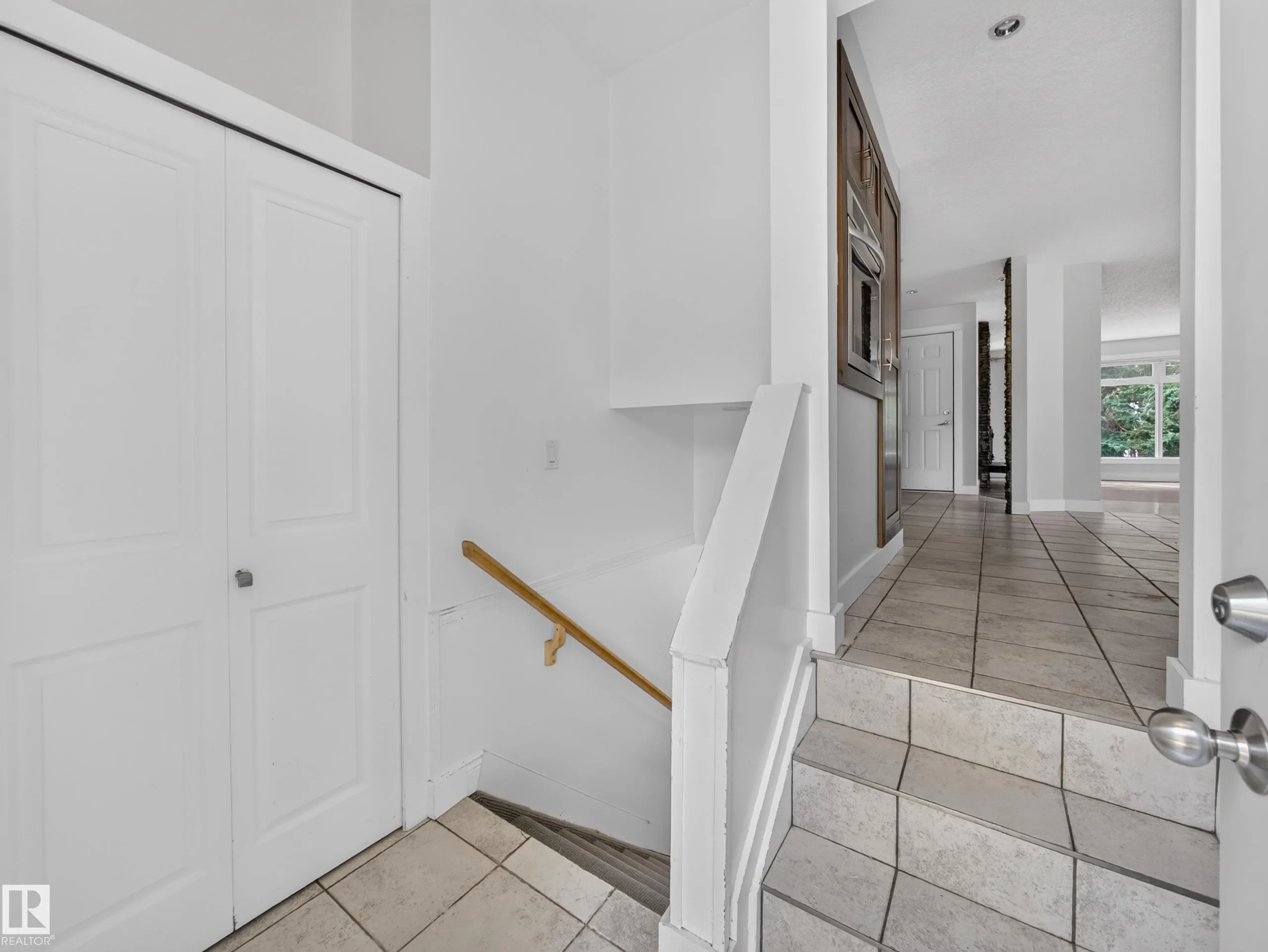 16 GREENWOOD Way