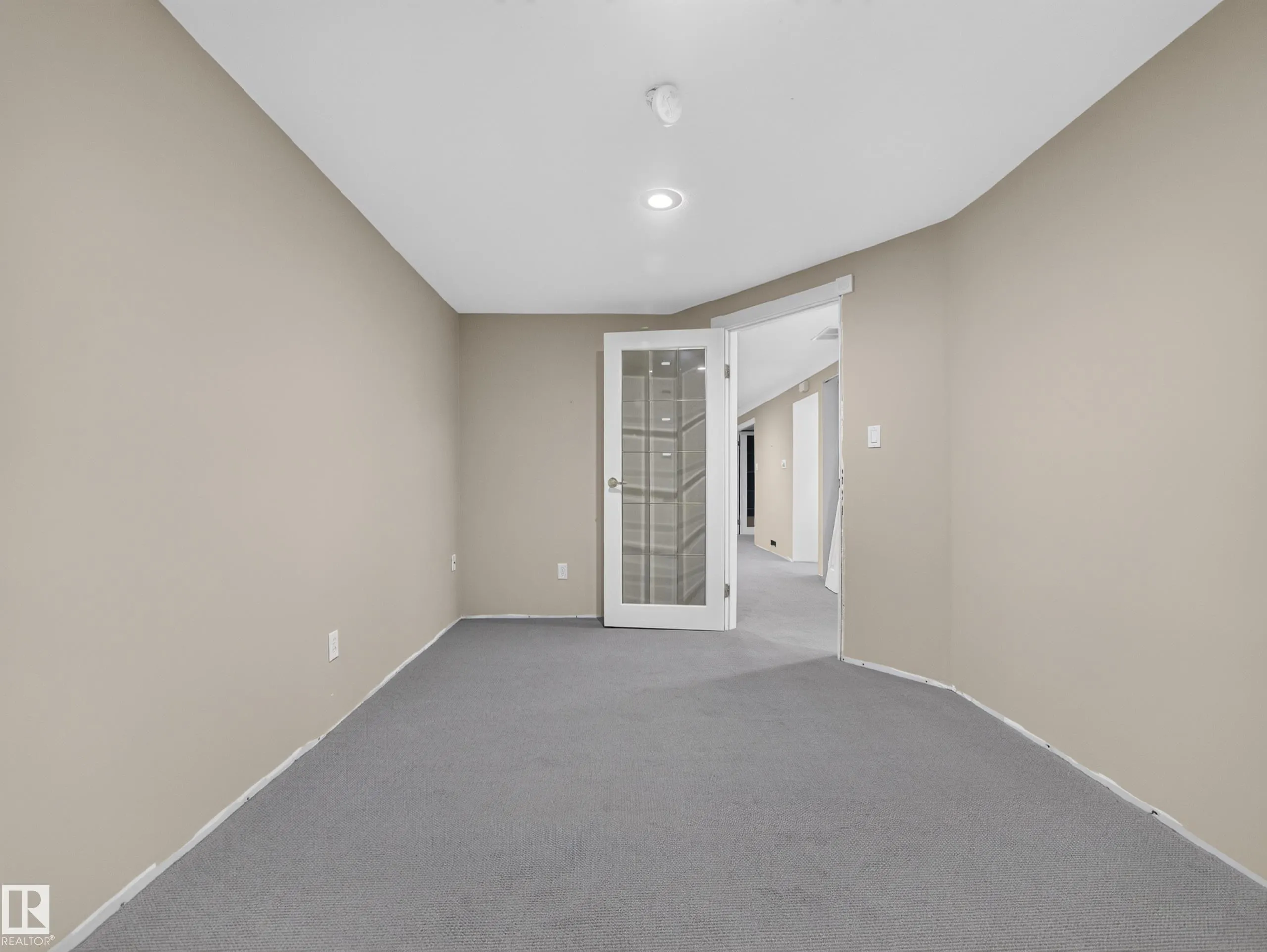 16 GREENWOOD Way