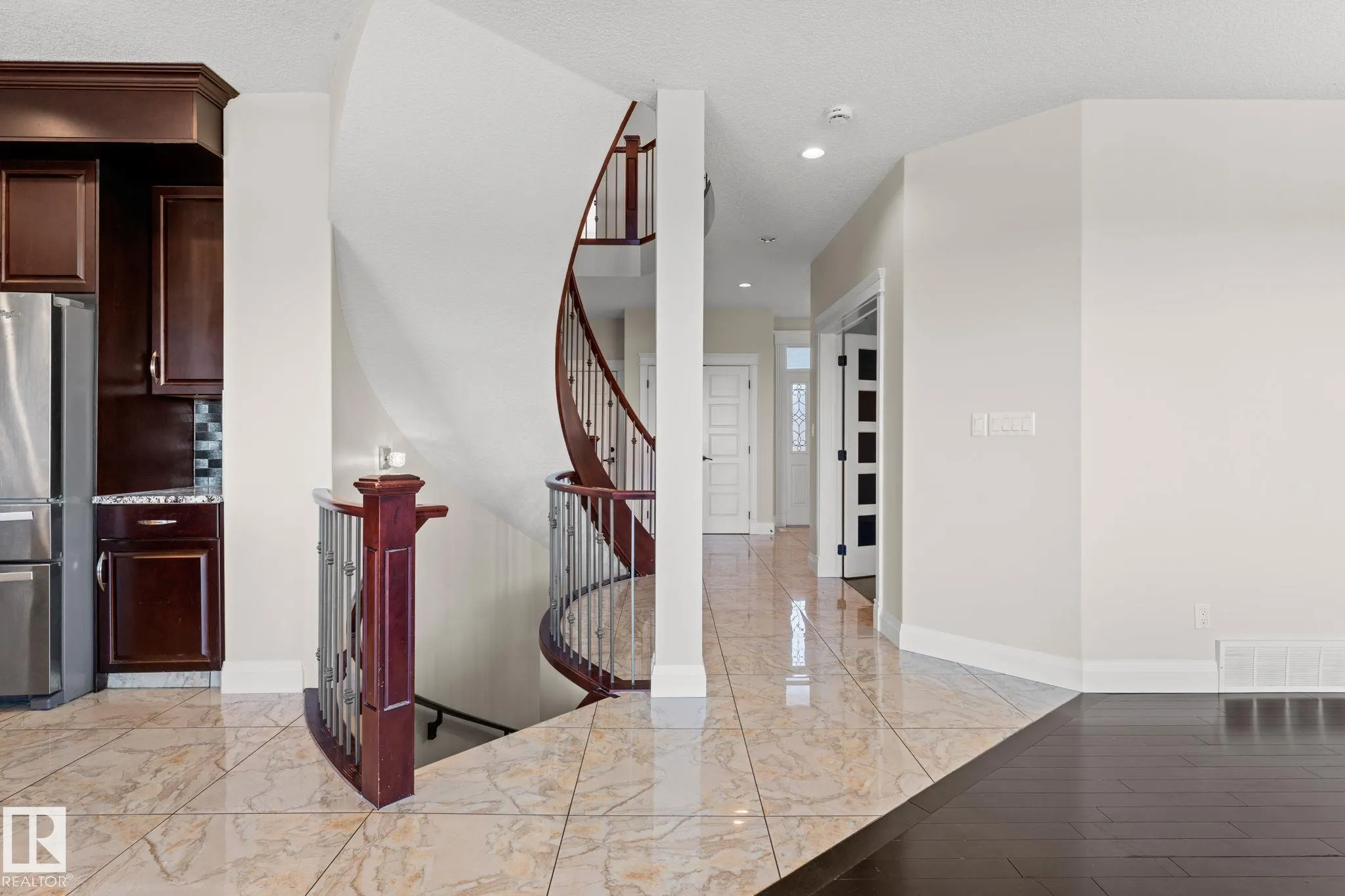 229 ALBANY Drive
