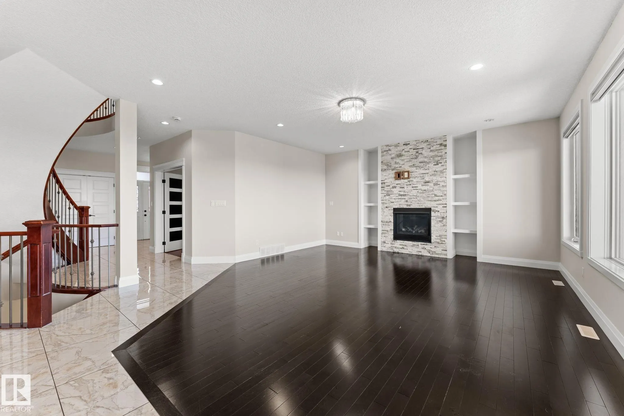 229 ALBANY Drive