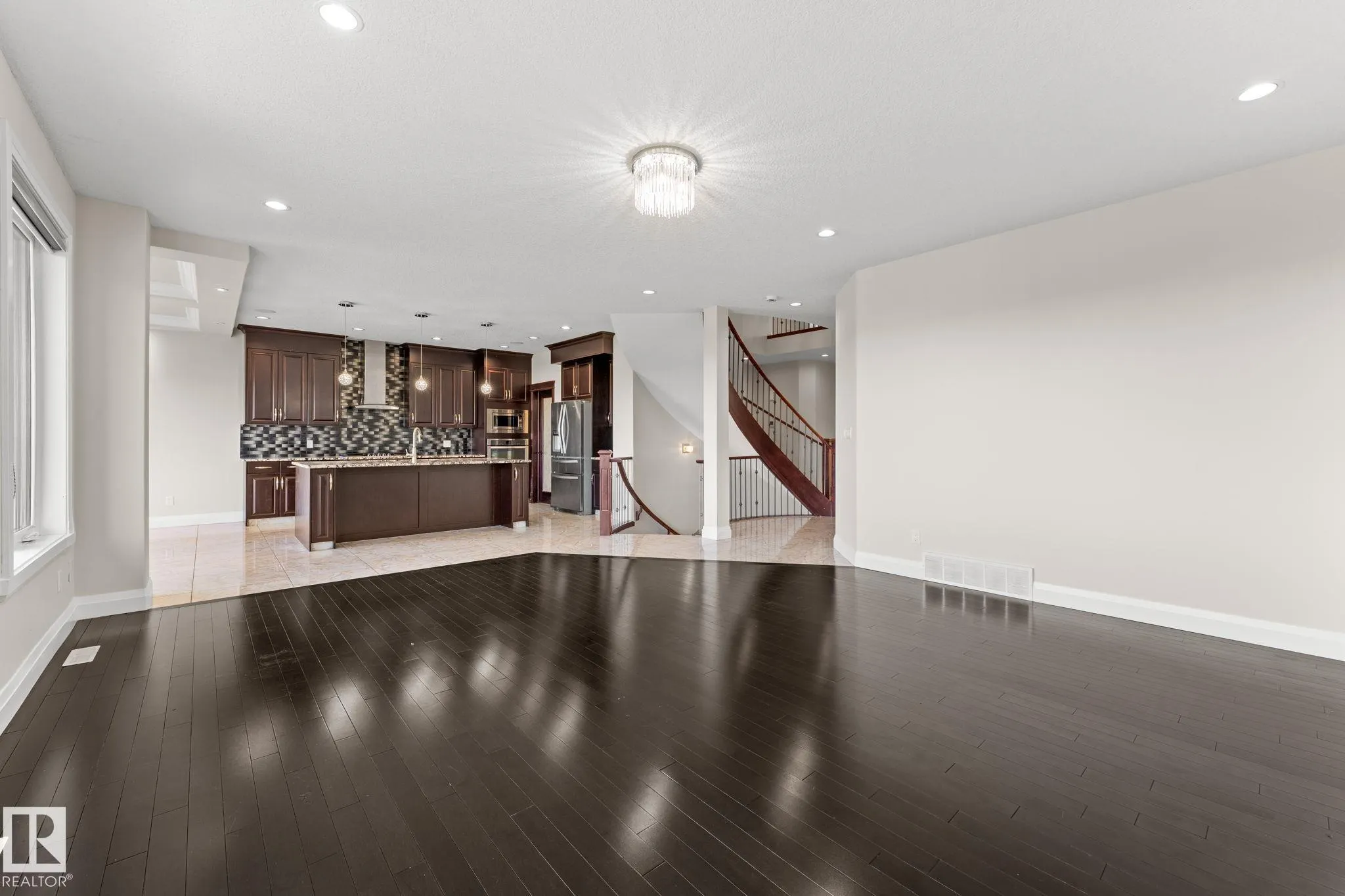 229 ALBANY Drive