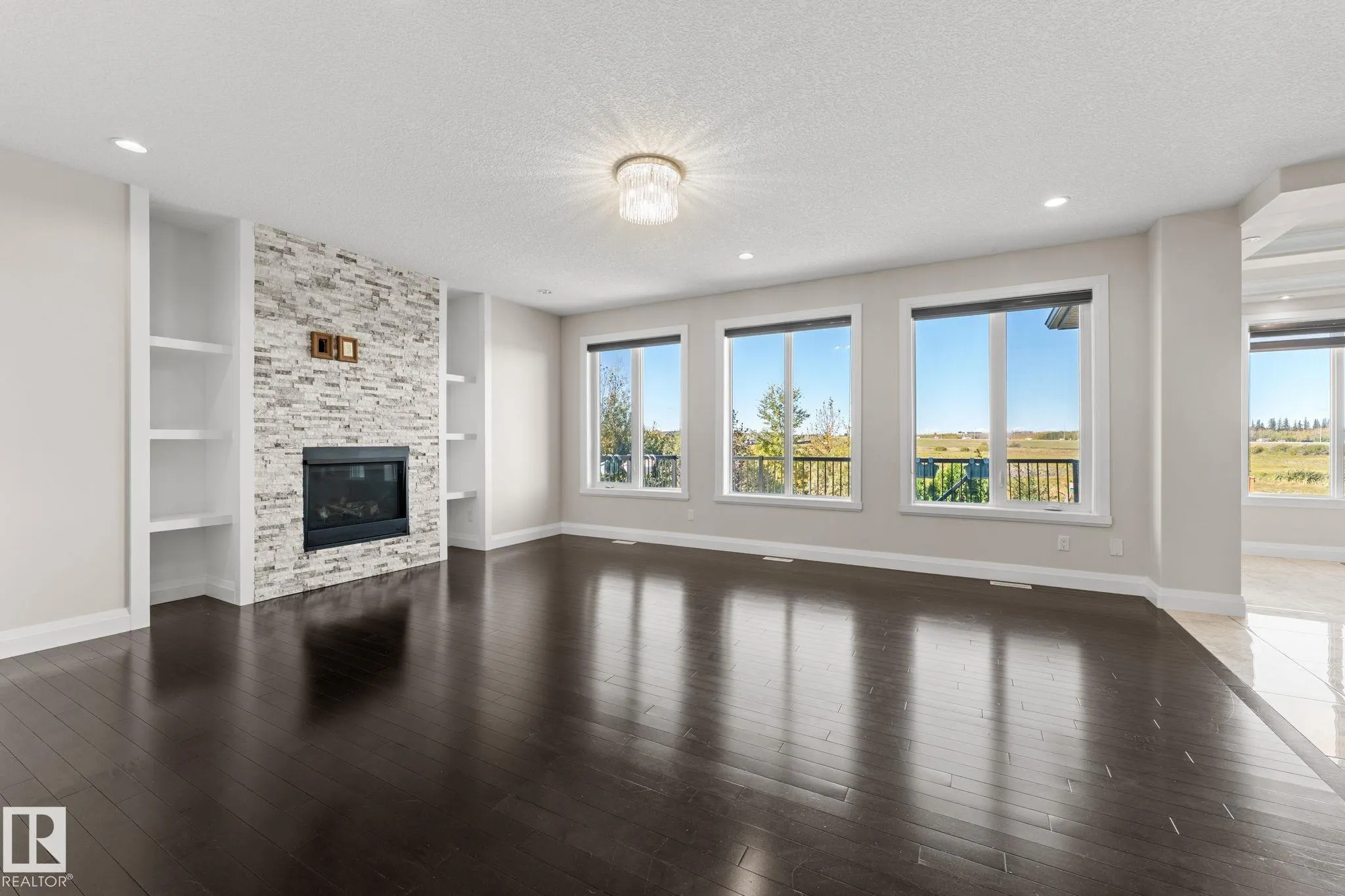 229 ALBANY Drive