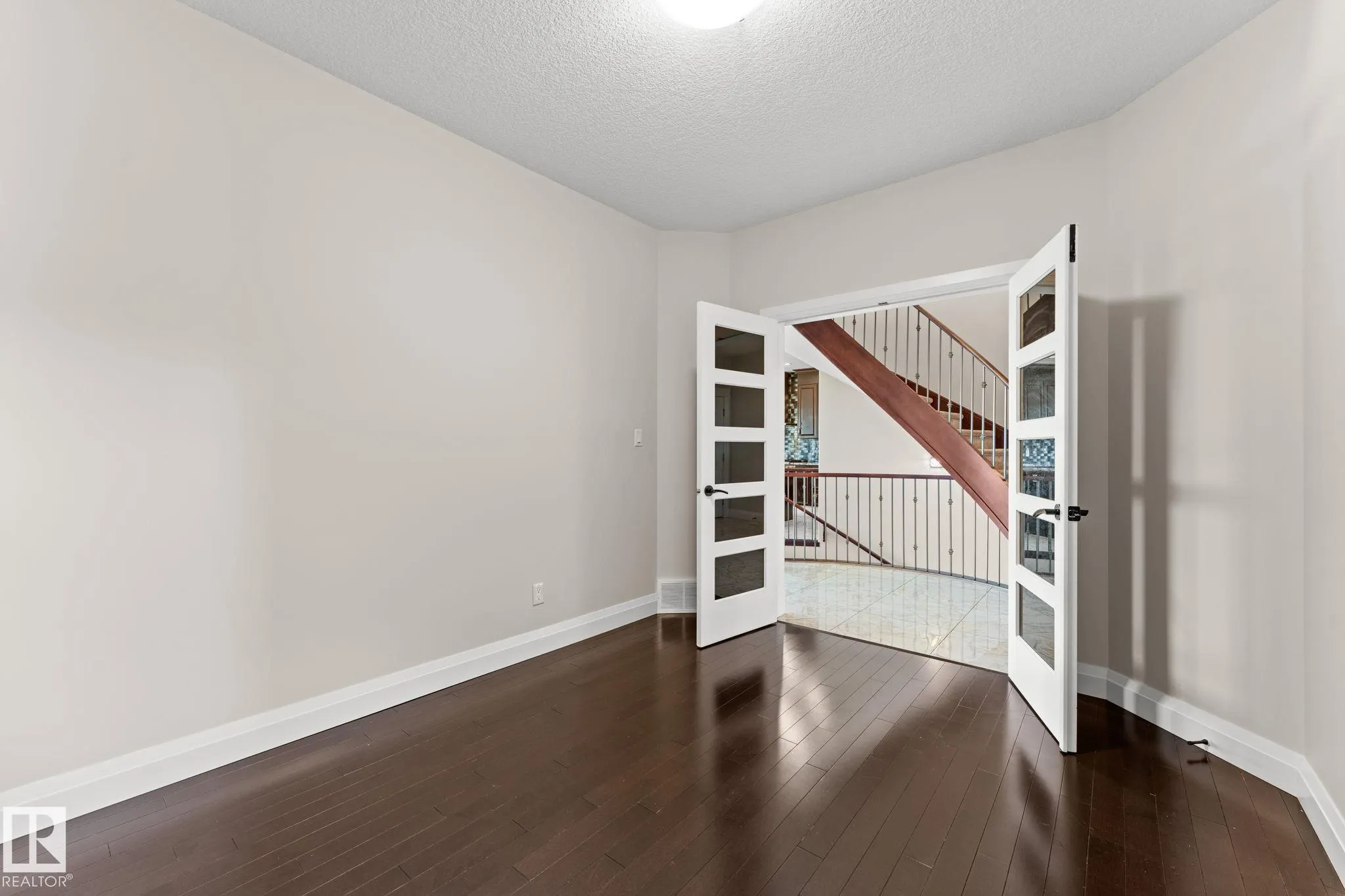 229 ALBANY Drive