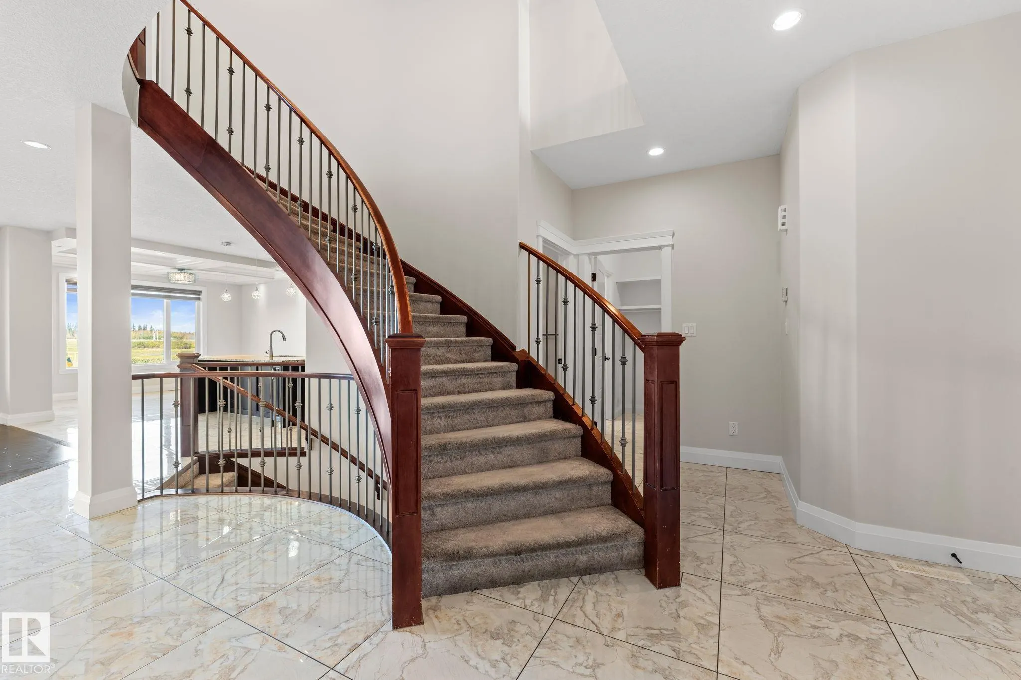 229 ALBANY Drive