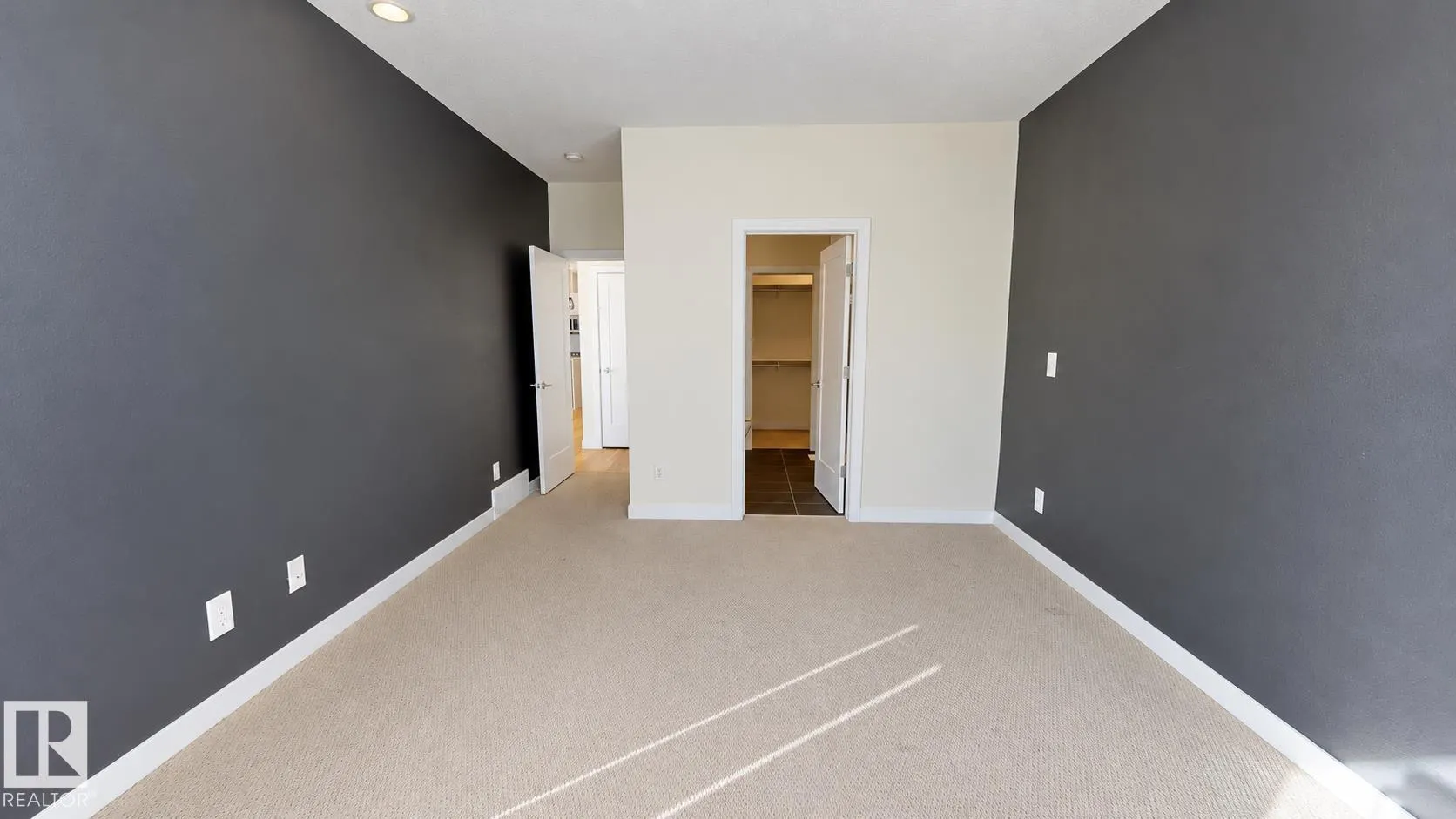 3381 CHICKADEE Drive