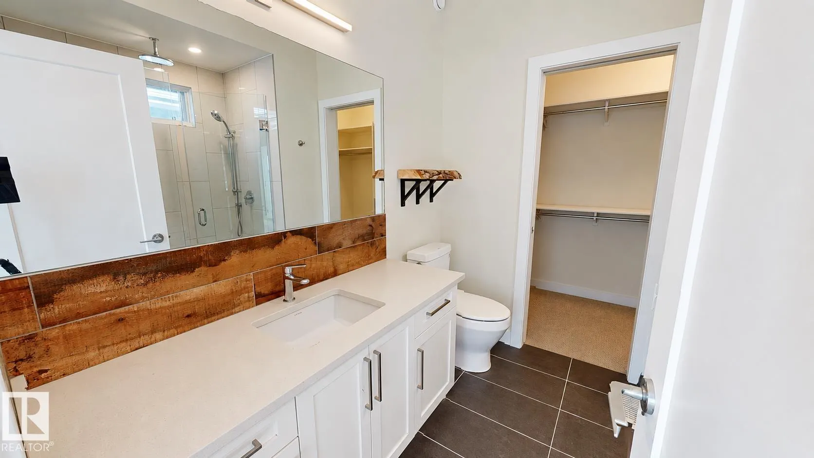 3381 CHICKADEE Drive