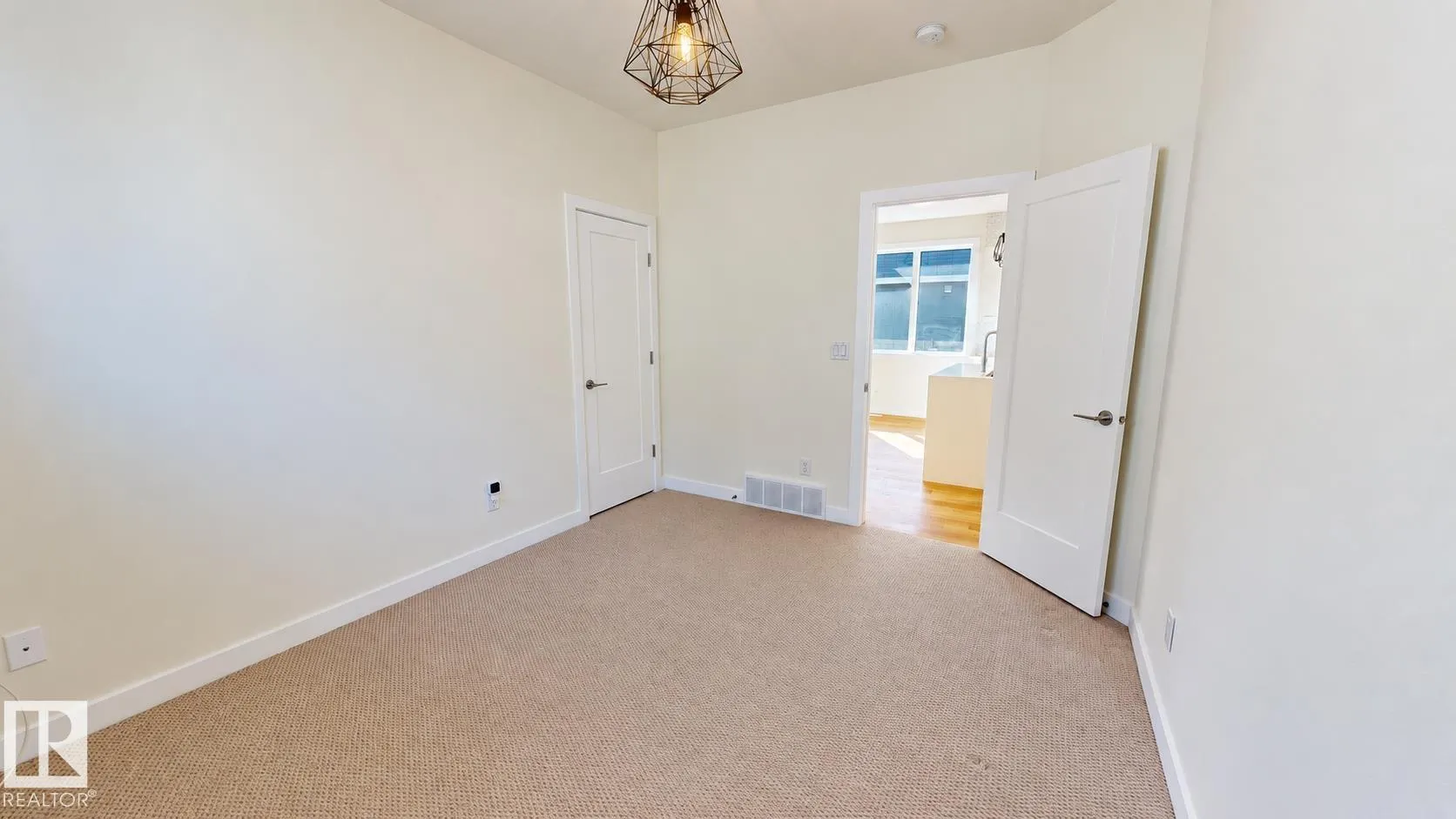 3381 CHICKADEE Drive