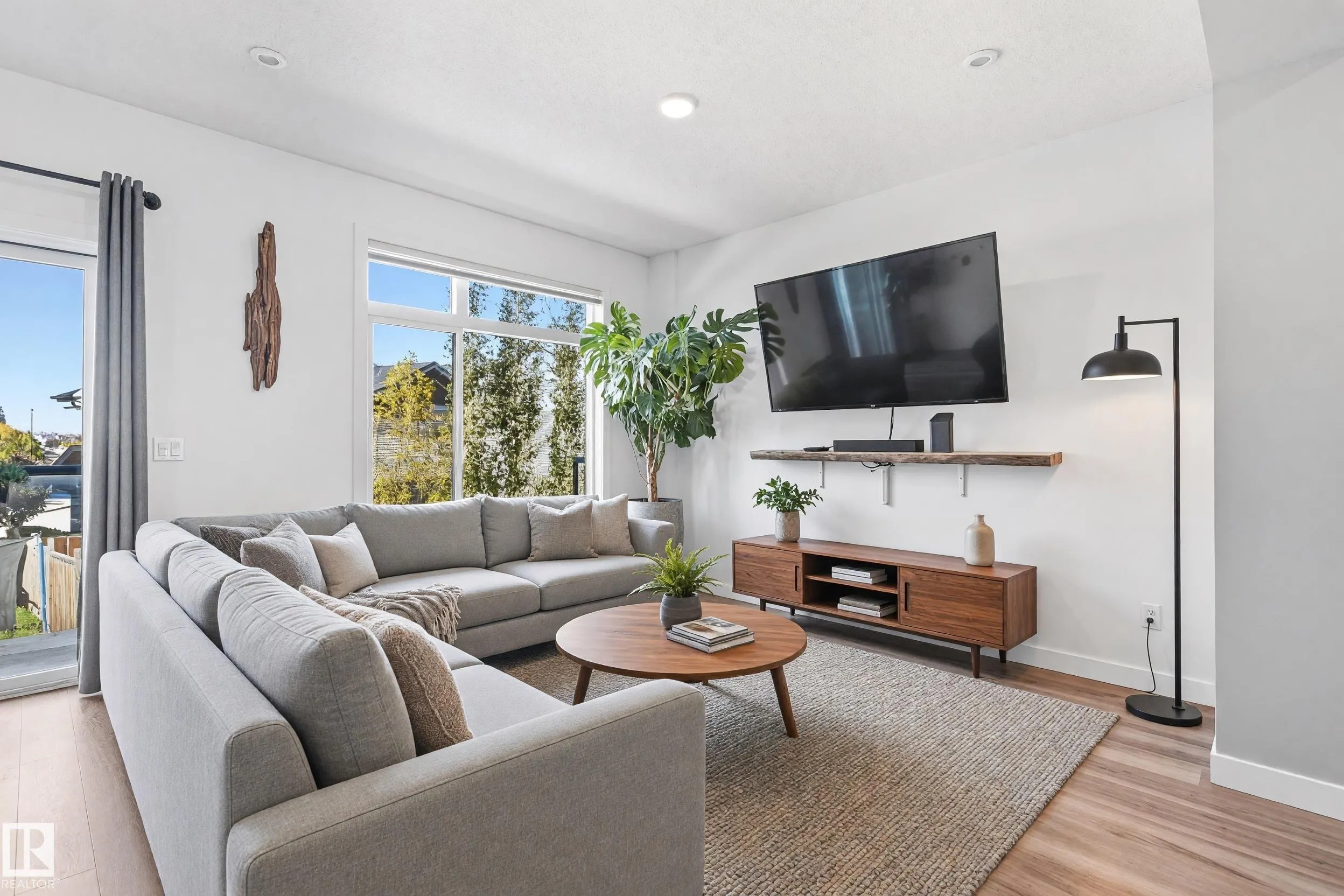 1010 RABBIT HILL Road