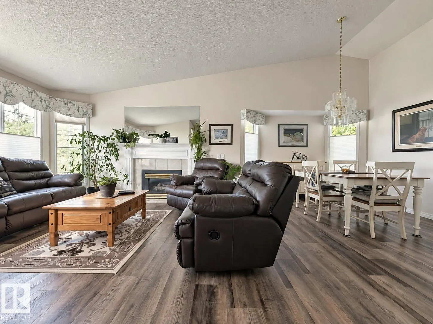 20 DEERBOURNE Drive