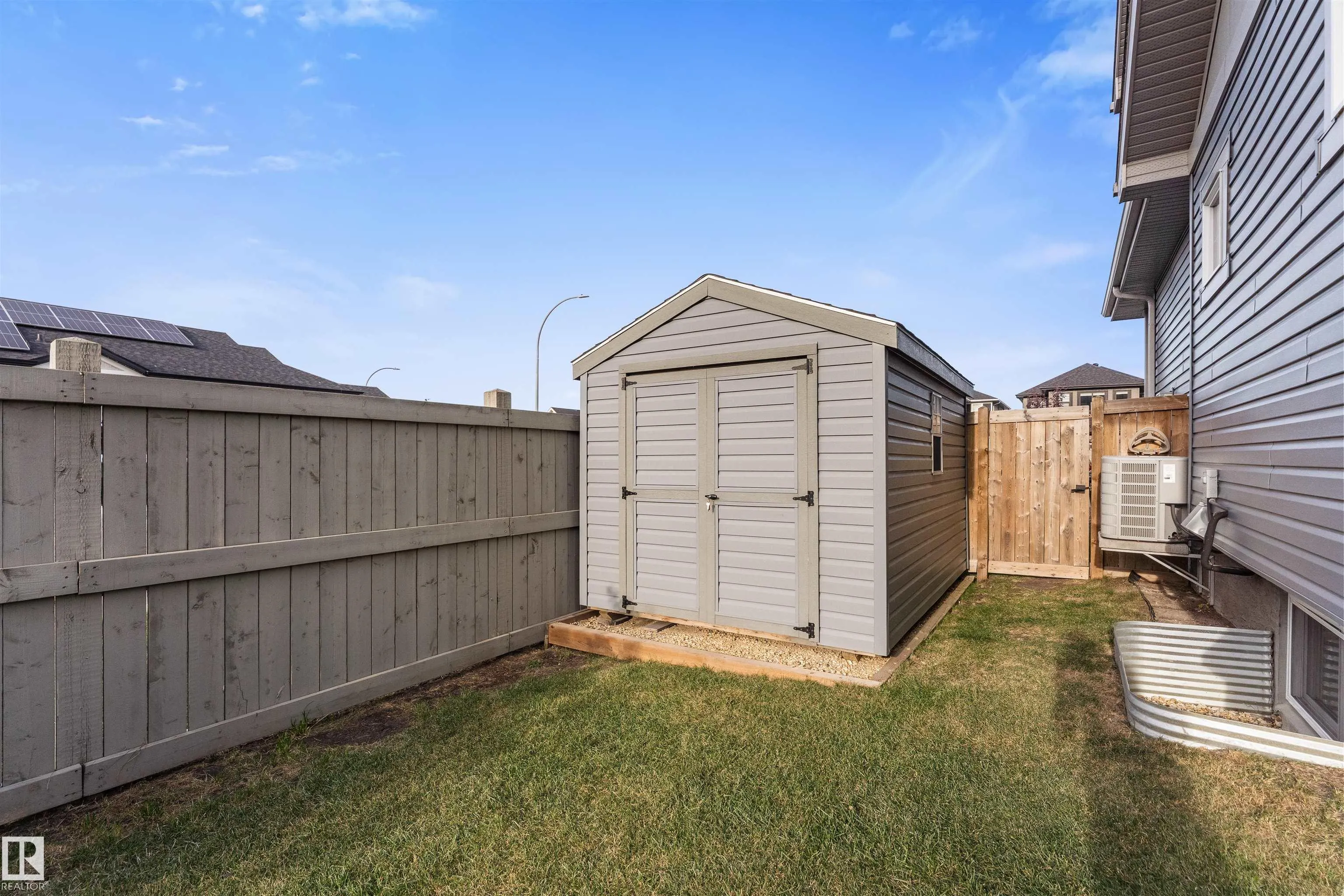 30 ABERDEEN Crescent