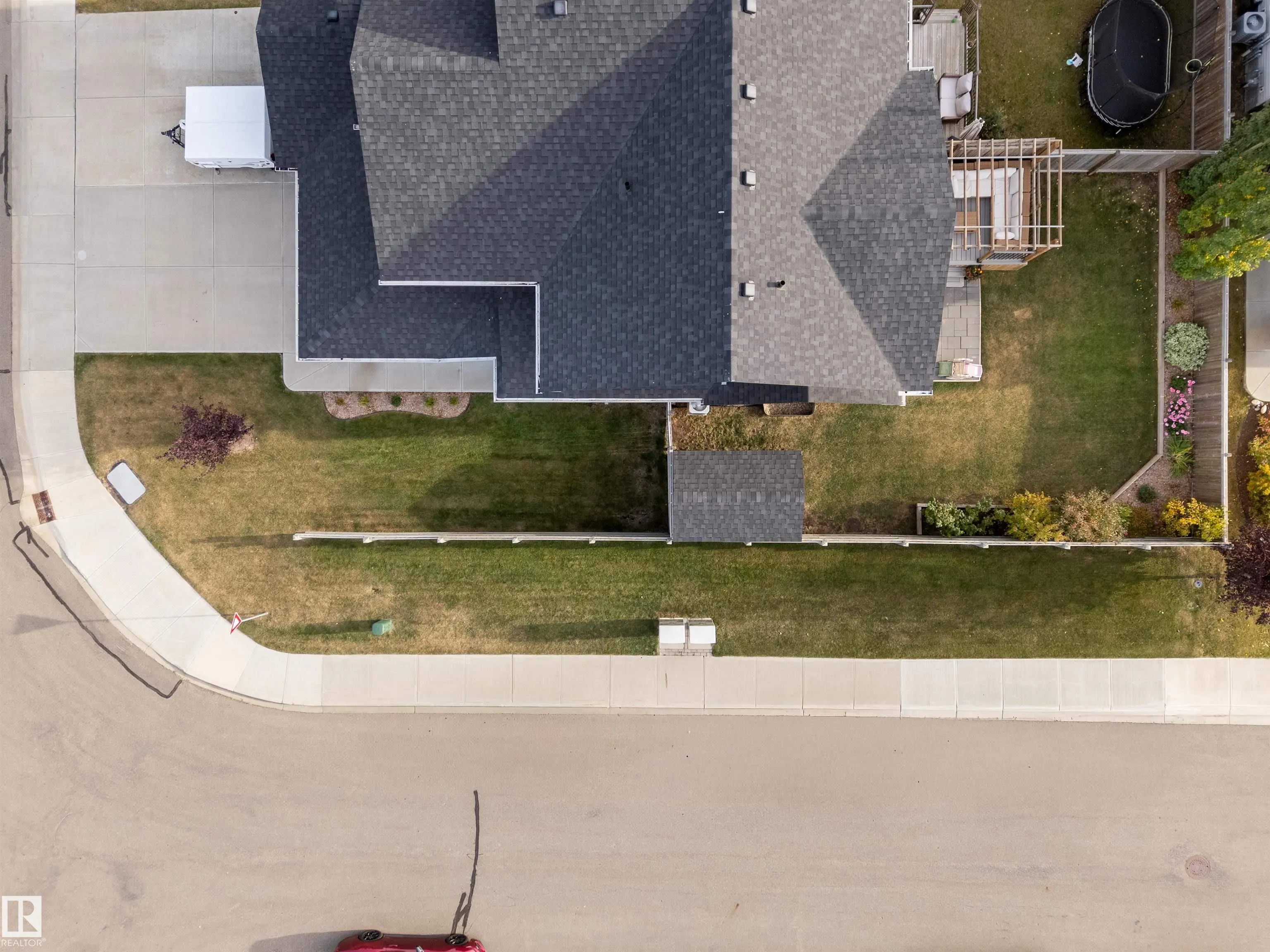 30 ABERDEEN Crescent